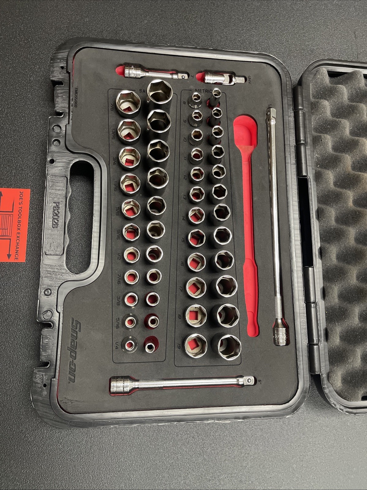 Snap On 51 pc 3/8″ Dr. 6 Pt. Metric SAE General Service Set 251FSMBFR No Ratchet