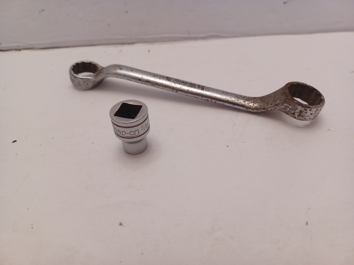 Snap On Tool Lot Of 2 — 11/32 F Socket & 9/16-5/8 Box End Wrench USED FREE SHIP