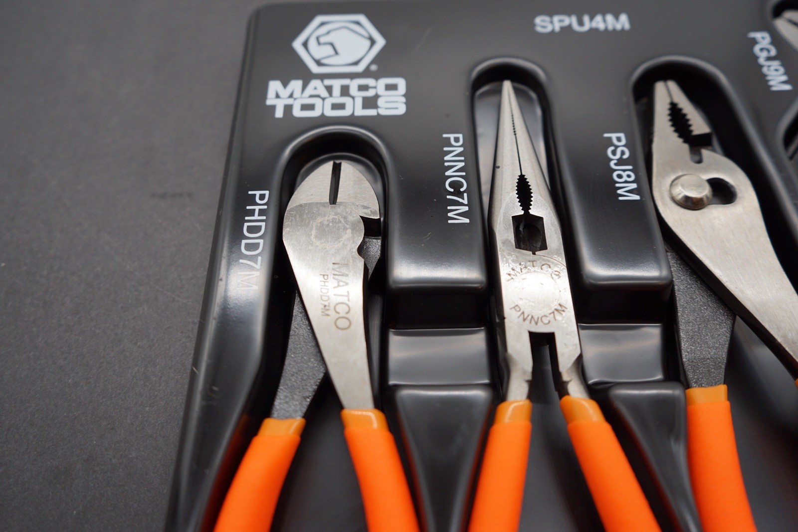 Matco Tools Pliers Universal Set 4-Pieces SPU4M ( Orange ) & Plier Rack PRACKBLK