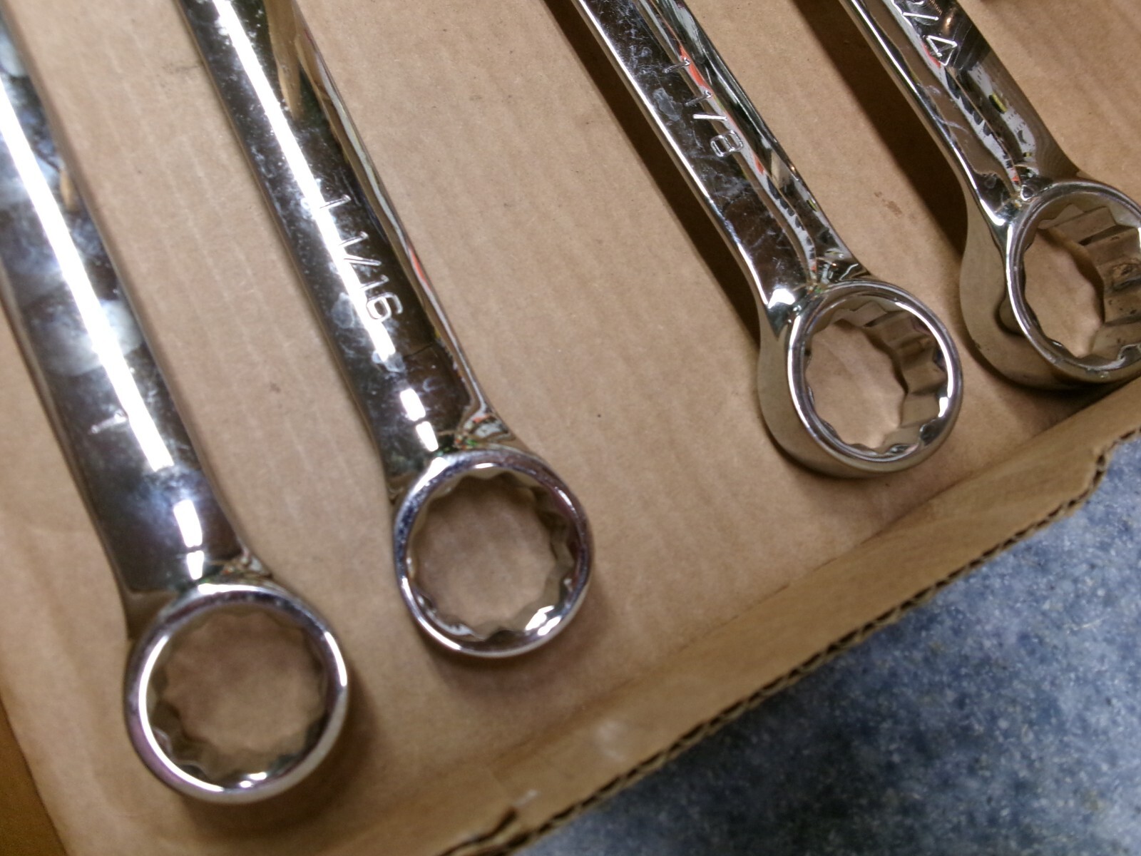 Matco Tools 4-Piece SAE Non Slip 12-Point Combination Wrench Set 1 – 1-1/4″