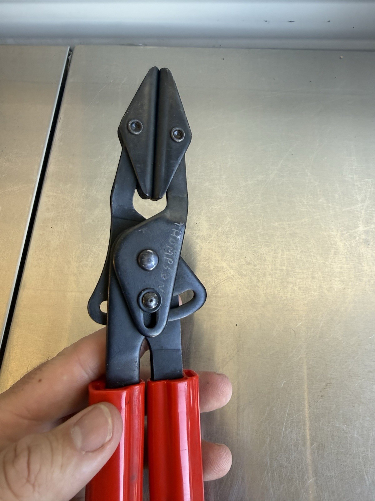 Blue-Point Tools PHP1 9-1/4″ Swivel Jaw Hose Clamp Plier with Red Handle