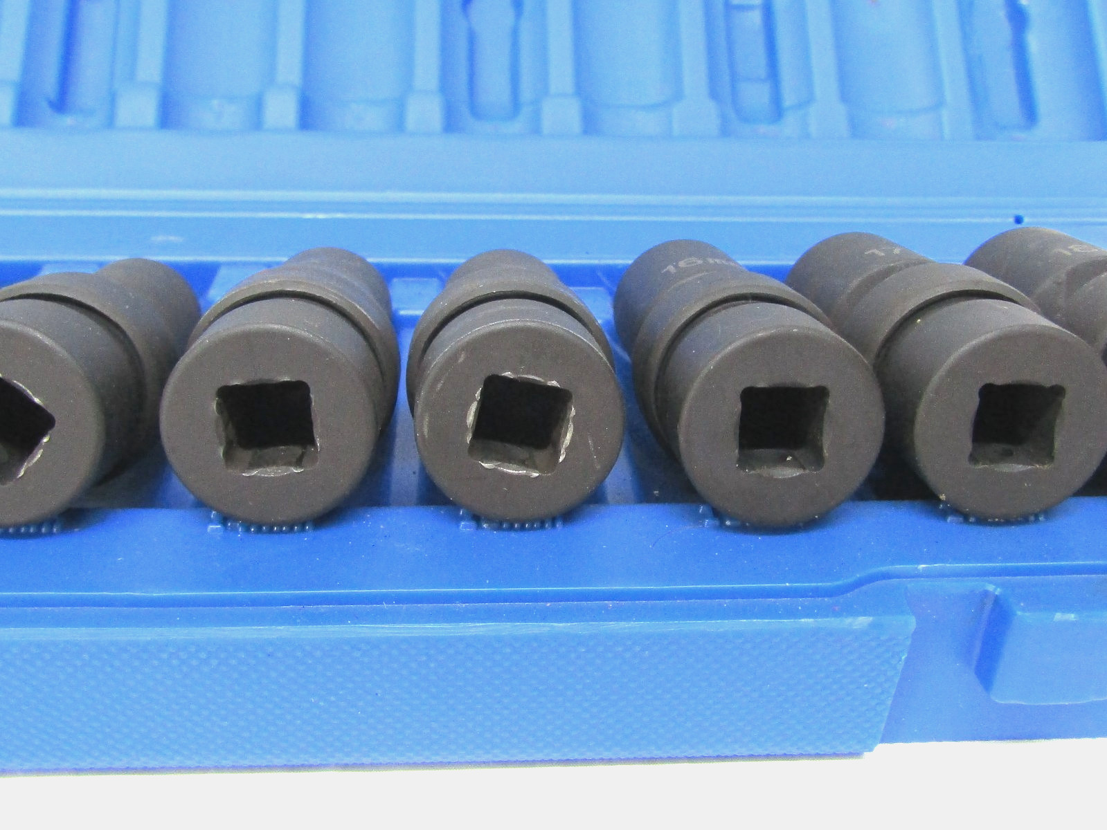 Grey Pneumatic 3/8″ Drive Metric Semi-Deep Length Universal Set 1210UMSD