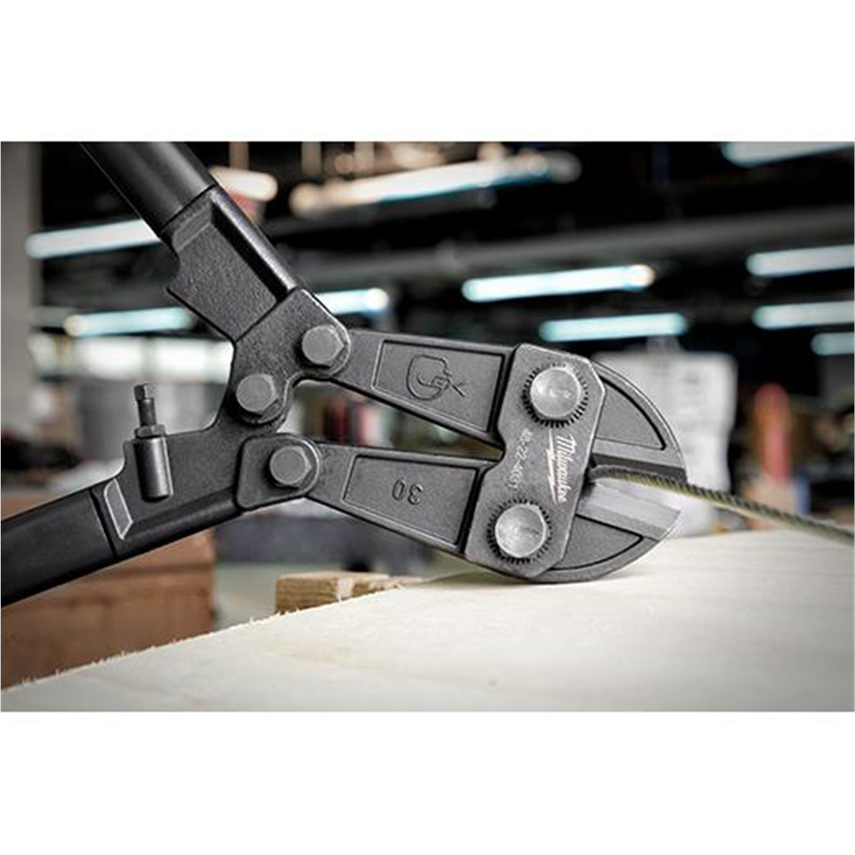 Milwaukee Tool 30″ Bolt Cutter