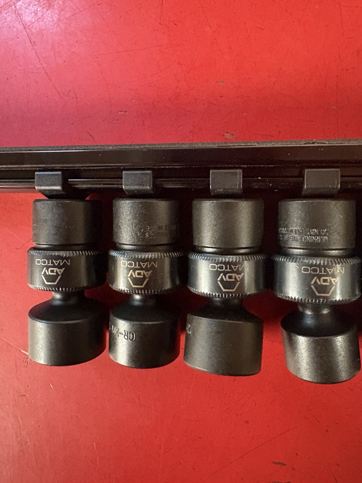 Matco 10-19MM ADV 10 Pc. 3/8″ Metric 6 Point Swivel Universal IMPACT Socket Set
