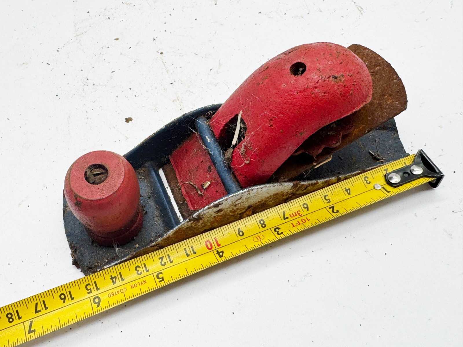 VINTAGE METAL BLOCK PLANE RED AND BLACK WOODWORKING TOOL RESTORATION