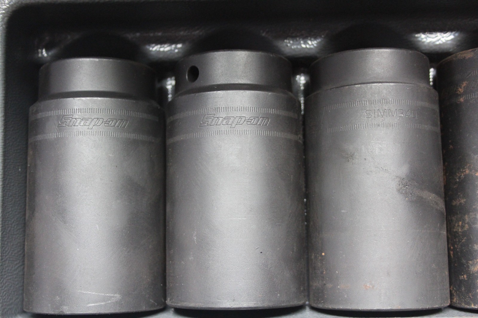 SNAP-ON TOOLS 8 pc 1/2″ Drive 6-Point Metric Deep Impact Socket Set 26 & 29-36MM
