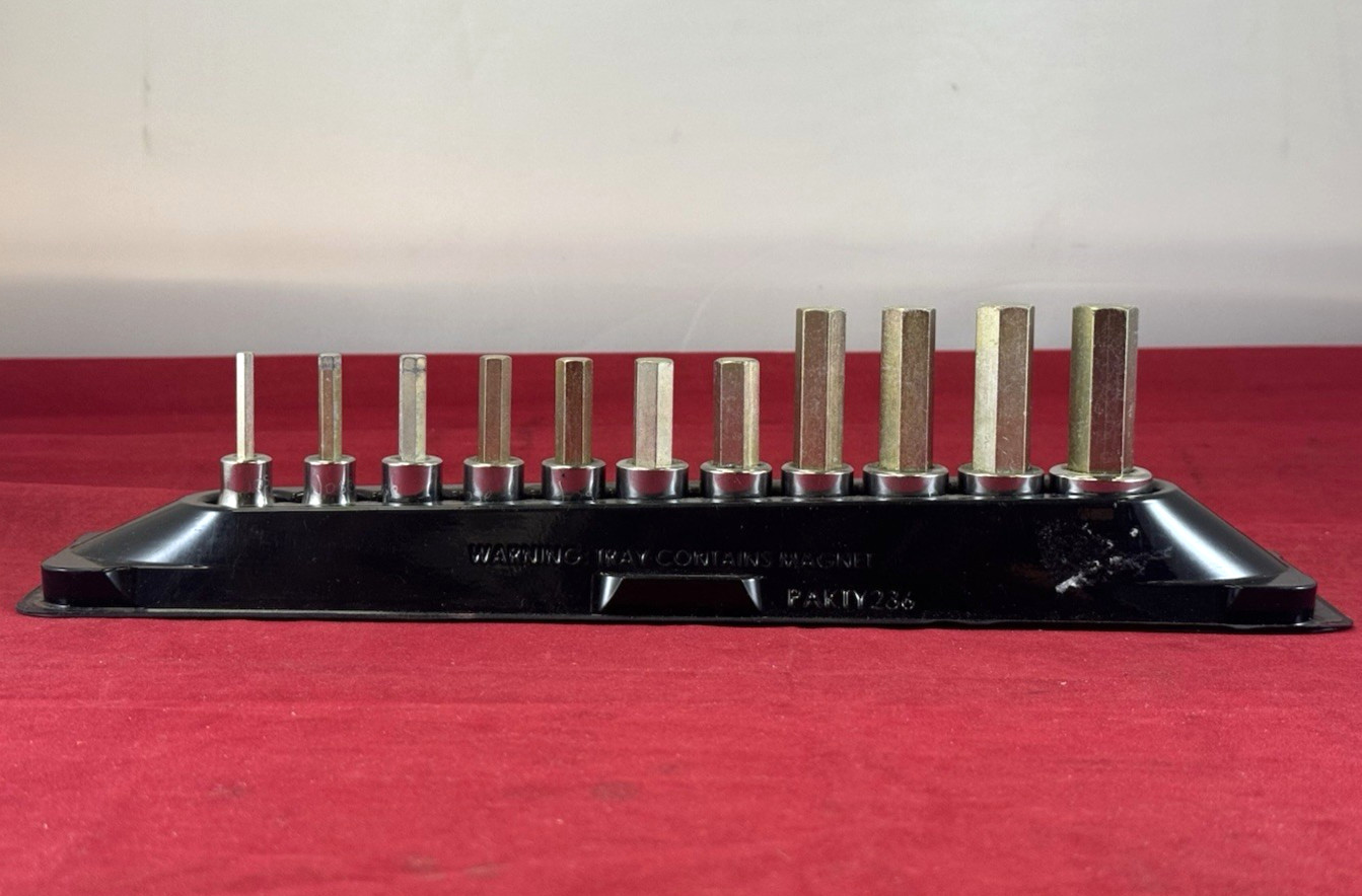 Snap-On 11 pc 3/8″ Drive Metric Standard Hex Bit Socket Set (4-14 mm) 211EFAMY
