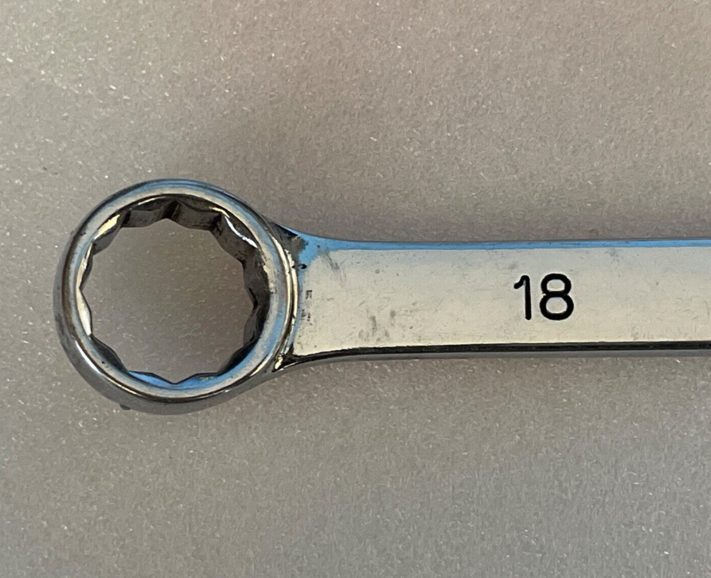 MAC TOOLS M18CW, 18MM. COMBINATION WRENCH, 7.75″ L. 12 POINT.