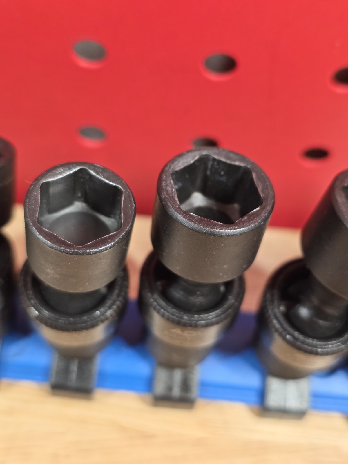 Matco Tools SAUPM126V 5-15mm 12-Piece 1/4” Drive Metric Impact Swivel Socket Set