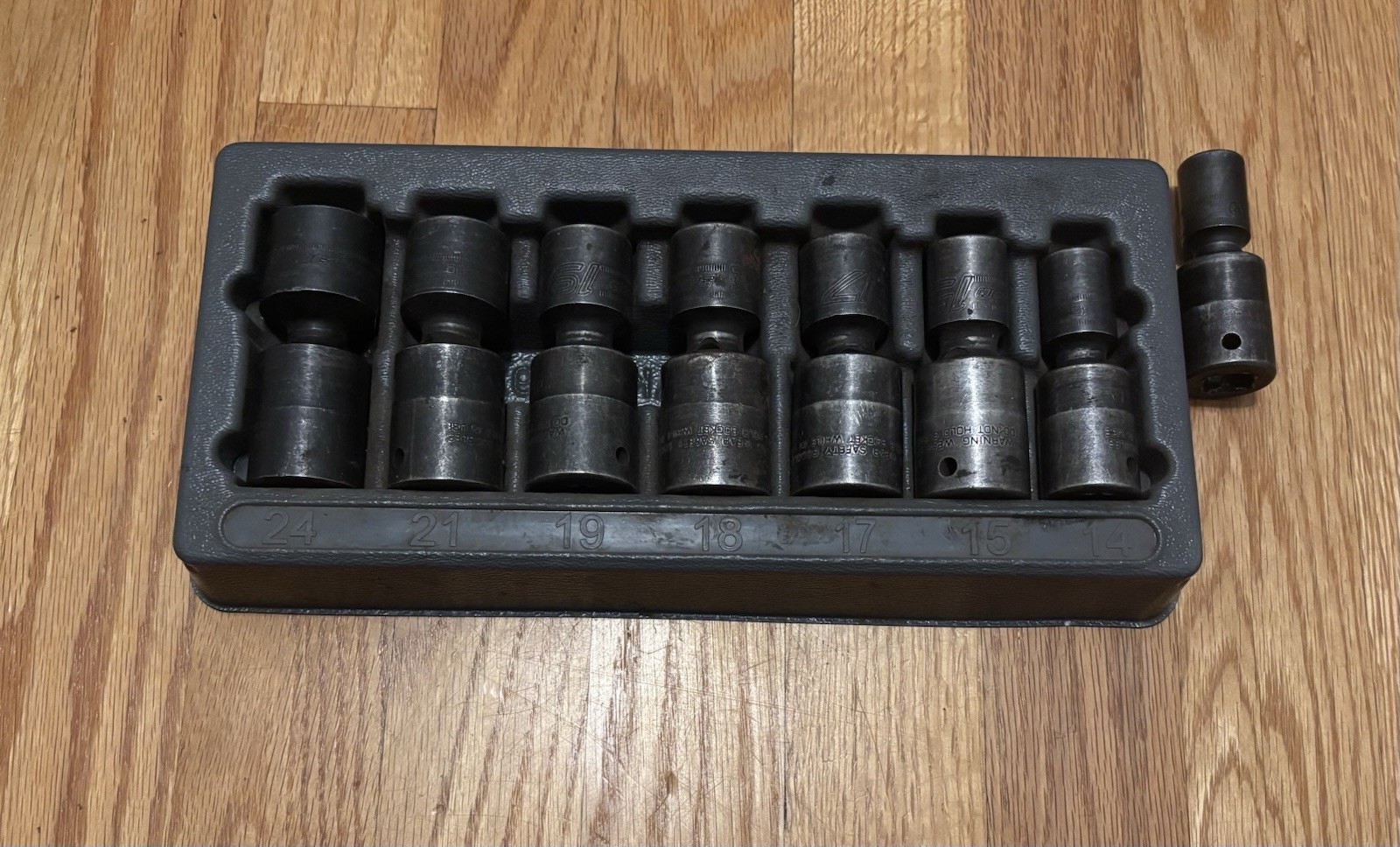 Snap On 1/2inch 14-24mm Swivel Socket Set. PLUS 1/2inch 13mm. USED-GOOD CONDITIO