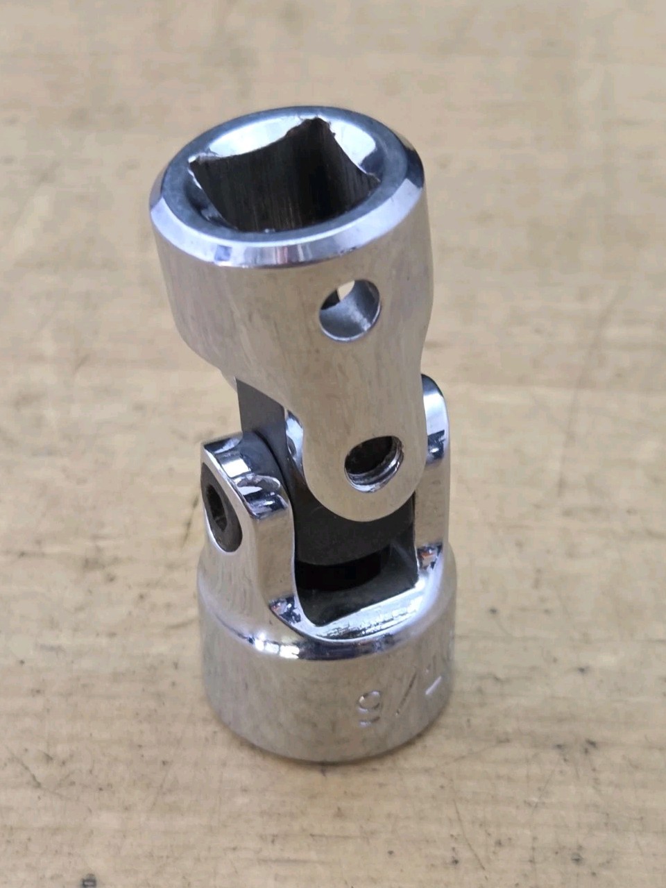 New MAC Tools XU186 – 3/8″ Drive 9/16″ Shallow 6Pt Swivel Socket