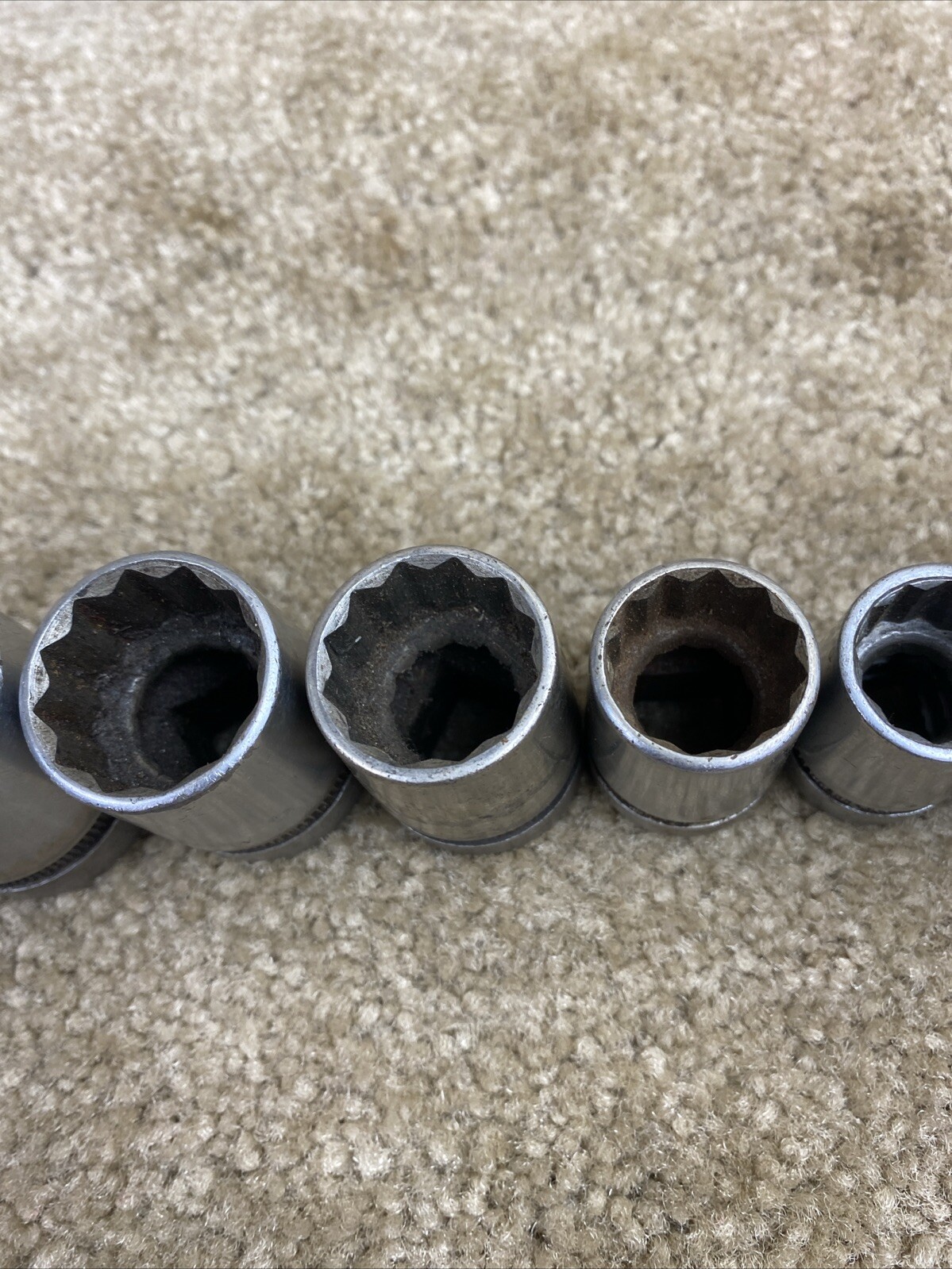 INDESTRO SAE 15 Pc.1/2 Socket Set w/Penens 1/2 Ratchet Vintage