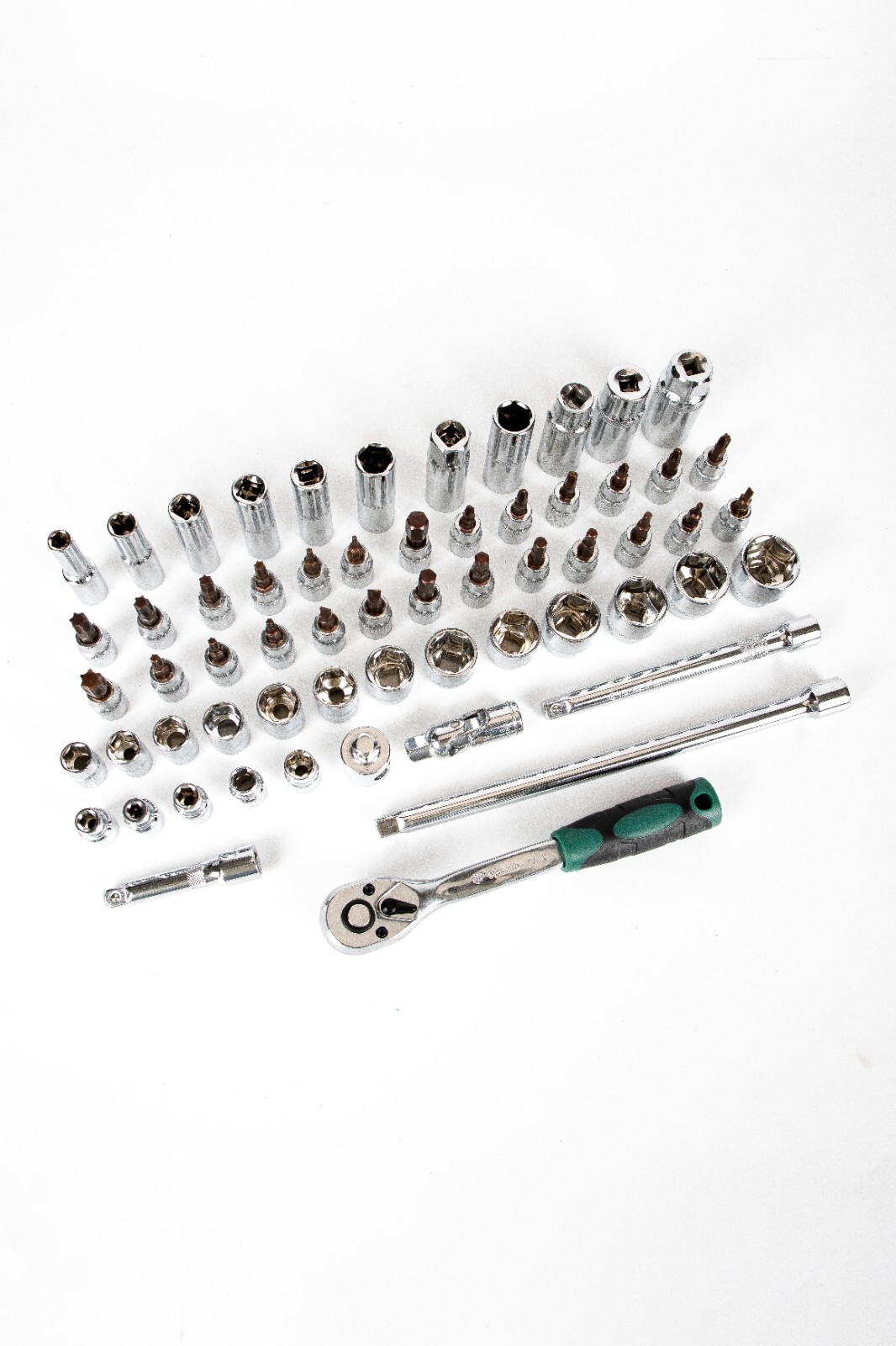 3/8» socket set 61 PCS , 6 Point CR-V Metric, Ratchet Bit Socket. Extensions