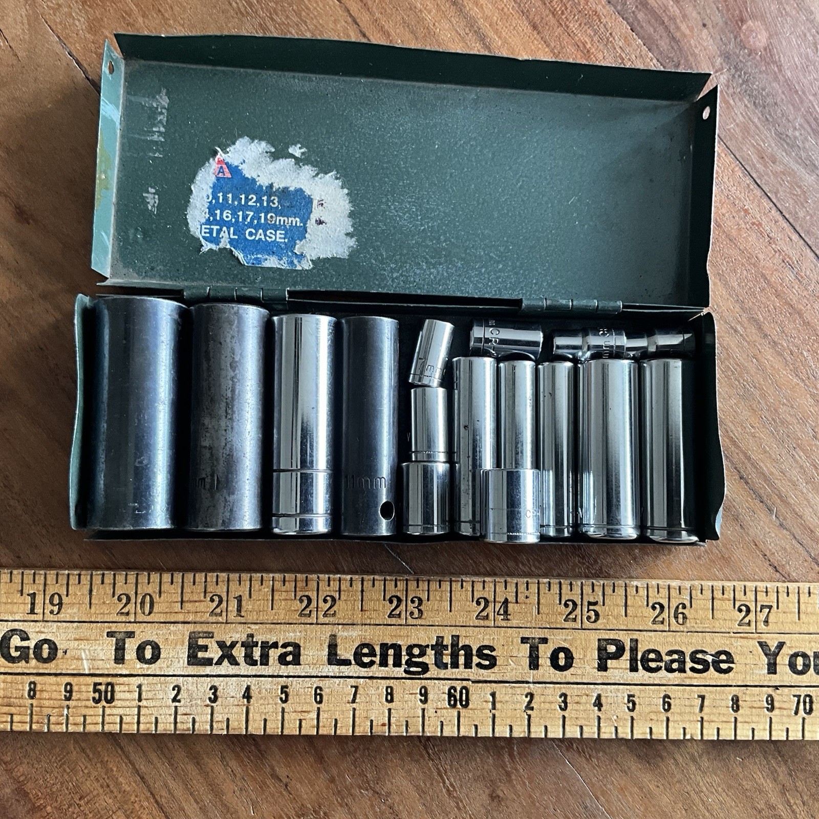 Unbranded 16pc Random Sockets in Metal Case Standard & Impact