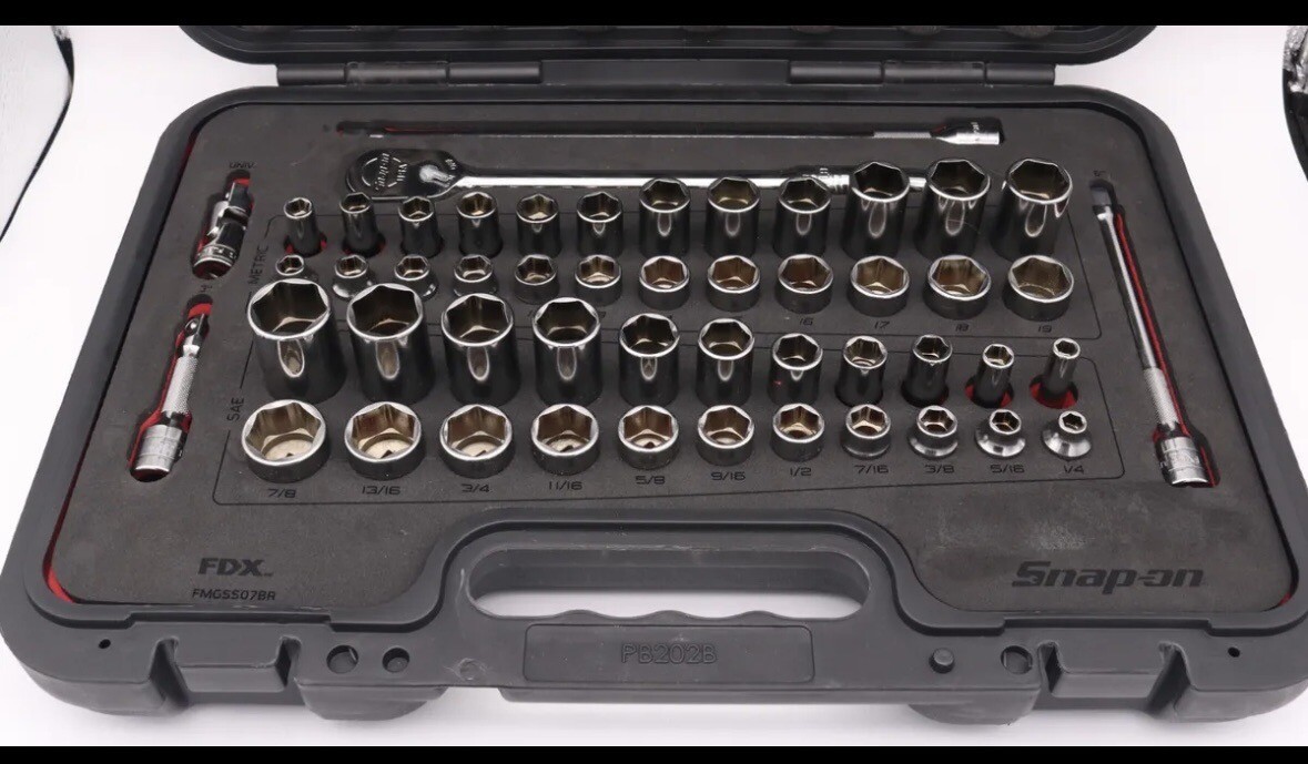 Snap On 51 pc 3/8″ Drive 6 Point Metric SAE General Service Set 251FSMBFR NEW