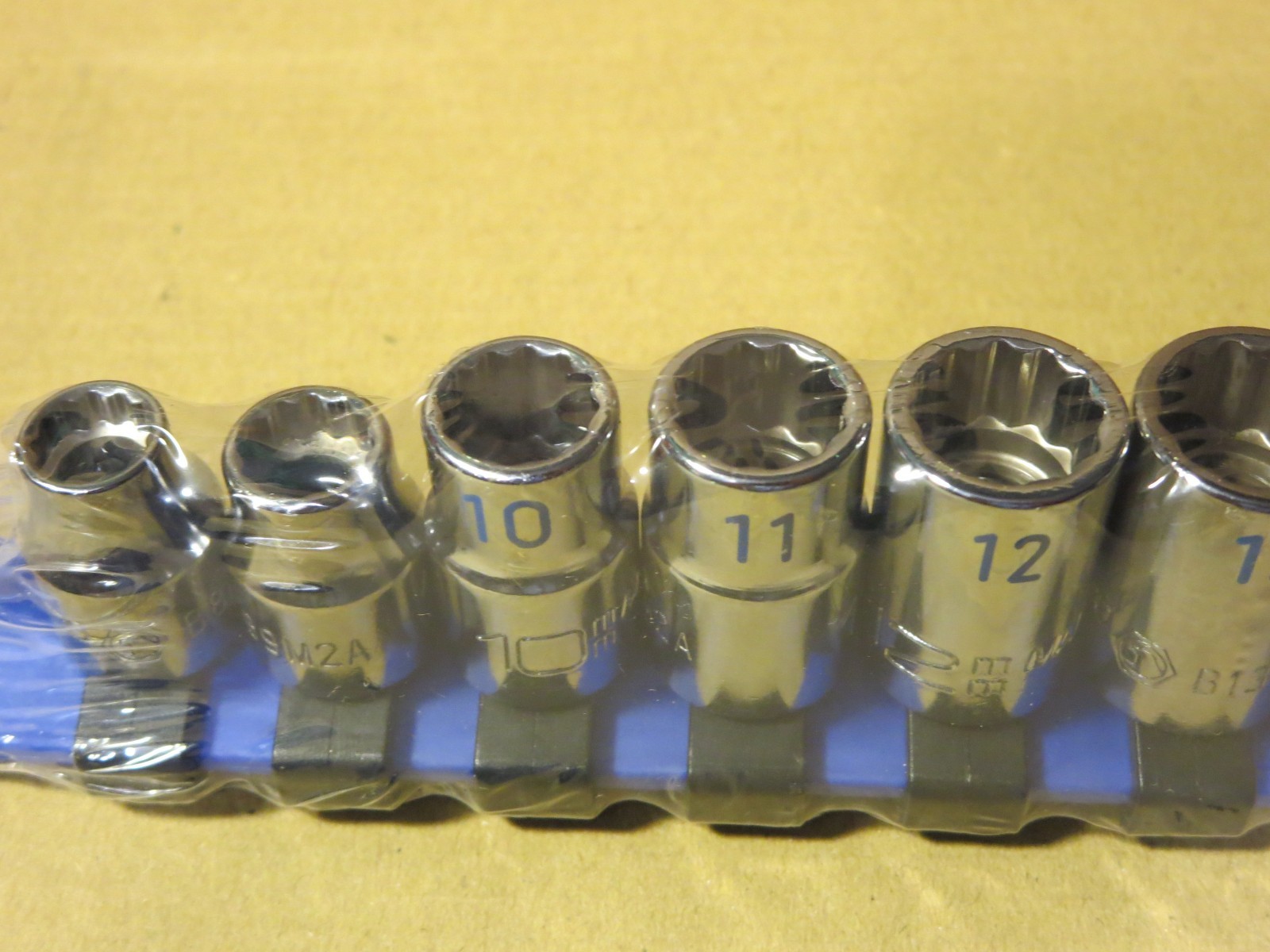 NEW Matco Tools SBM122TA 12pc Metric 8-19mm EASY READ Socket Set, 3/8″ Drive