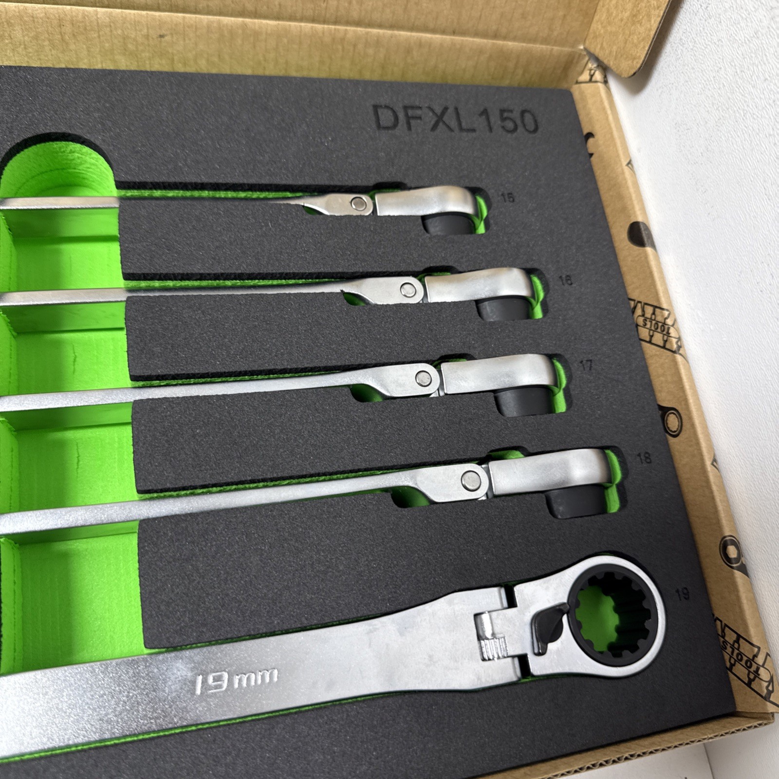 5 PC. DEEP SPLINE RATCHETING FLEX HEAD WRENCH SET (15-19 MM) BRAND NEW