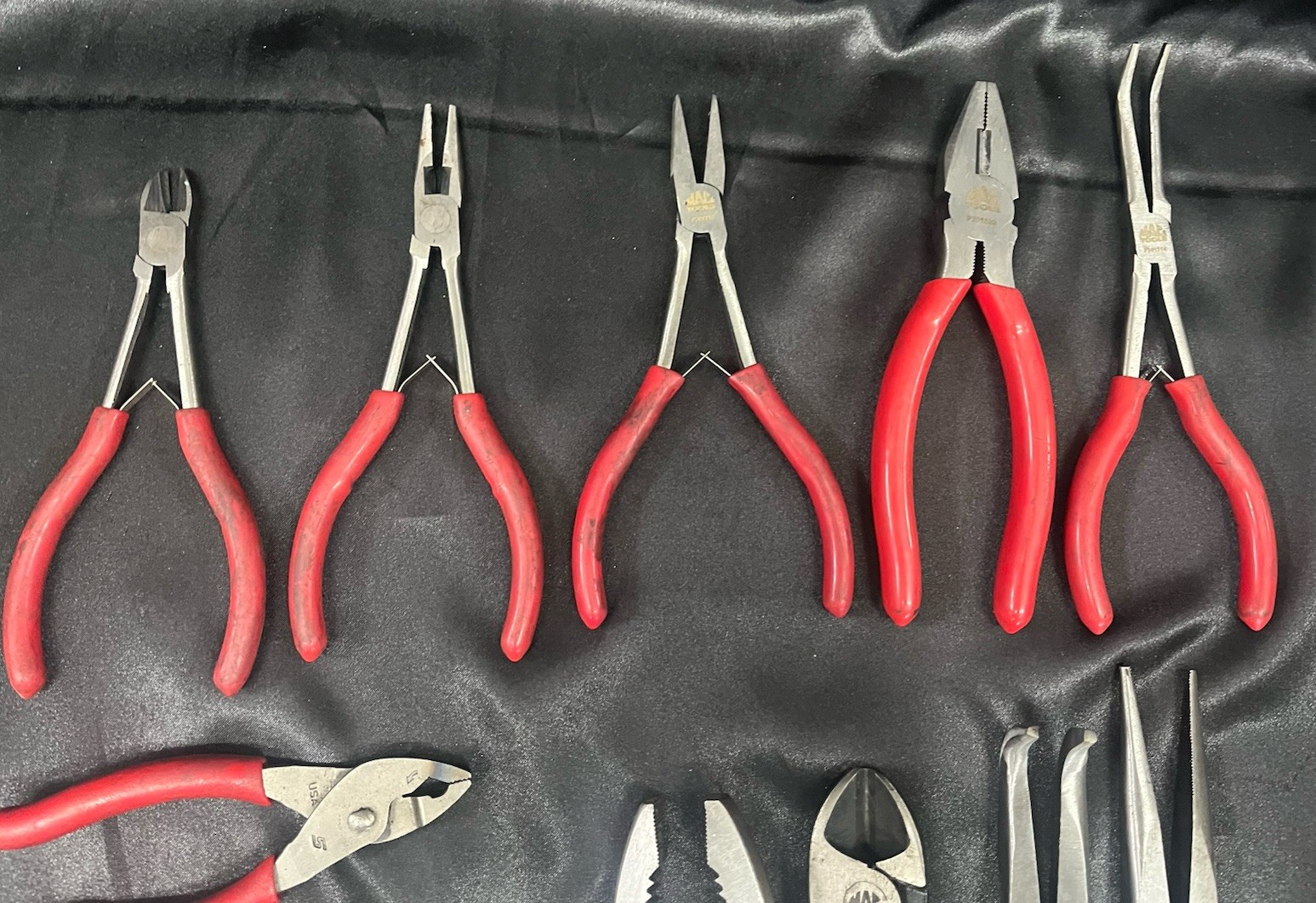 MAC Tools 13 Pc Plier/ Set With Bonus Snap On Pliers