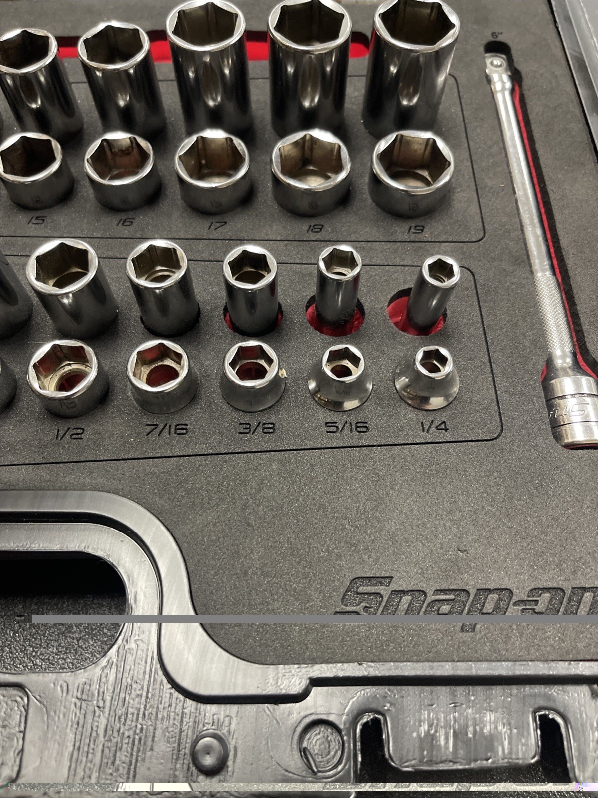Snap On 51 pc 3/8″ Dr. 6 Pt. Metric SAE General Service Set 251FSMBFR No Ratchet