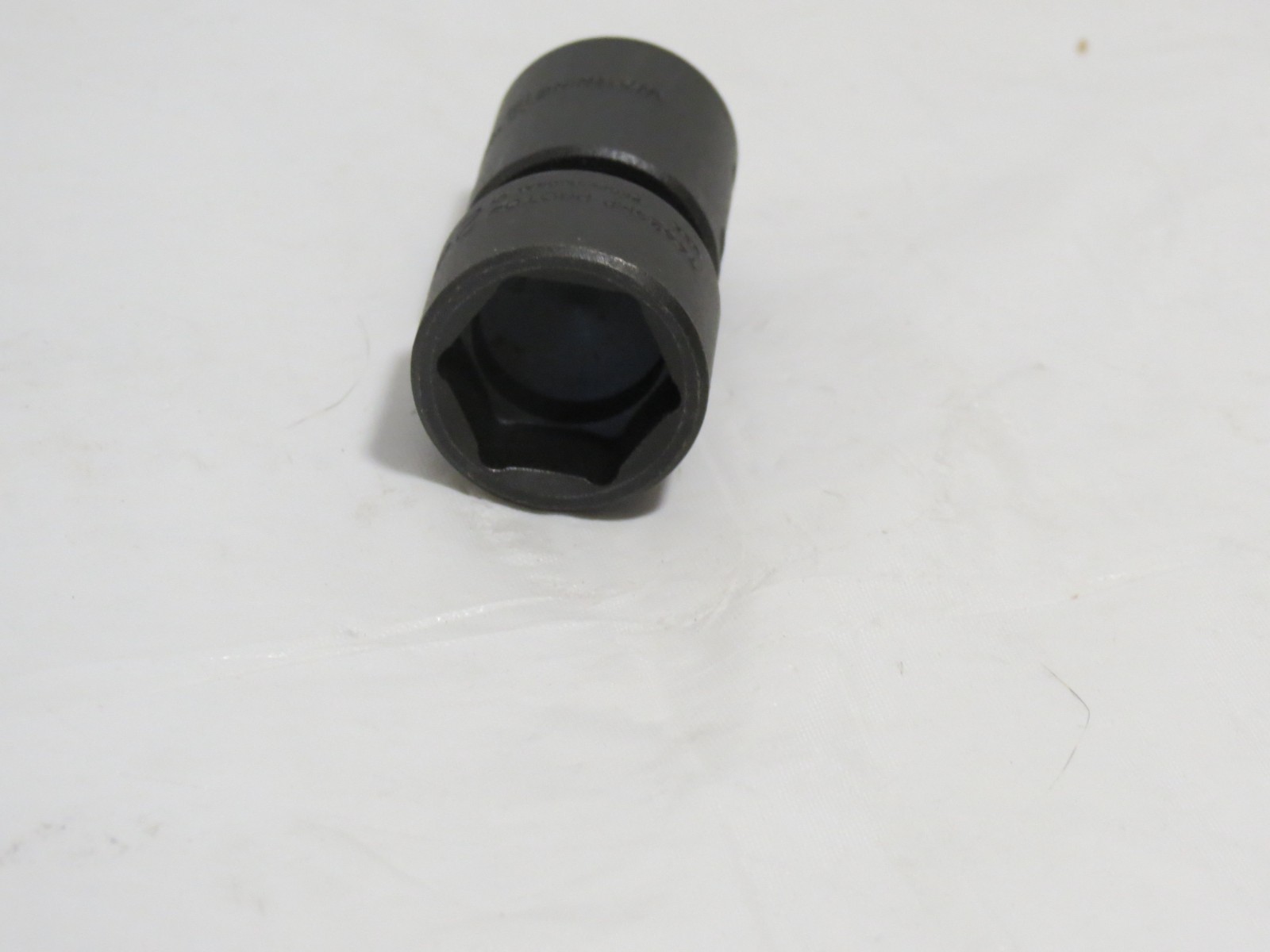 Proto 74424MP 1/2″ Drive 24mm Short 6 Point Impact Swivel Socket Overall 2 5/8″