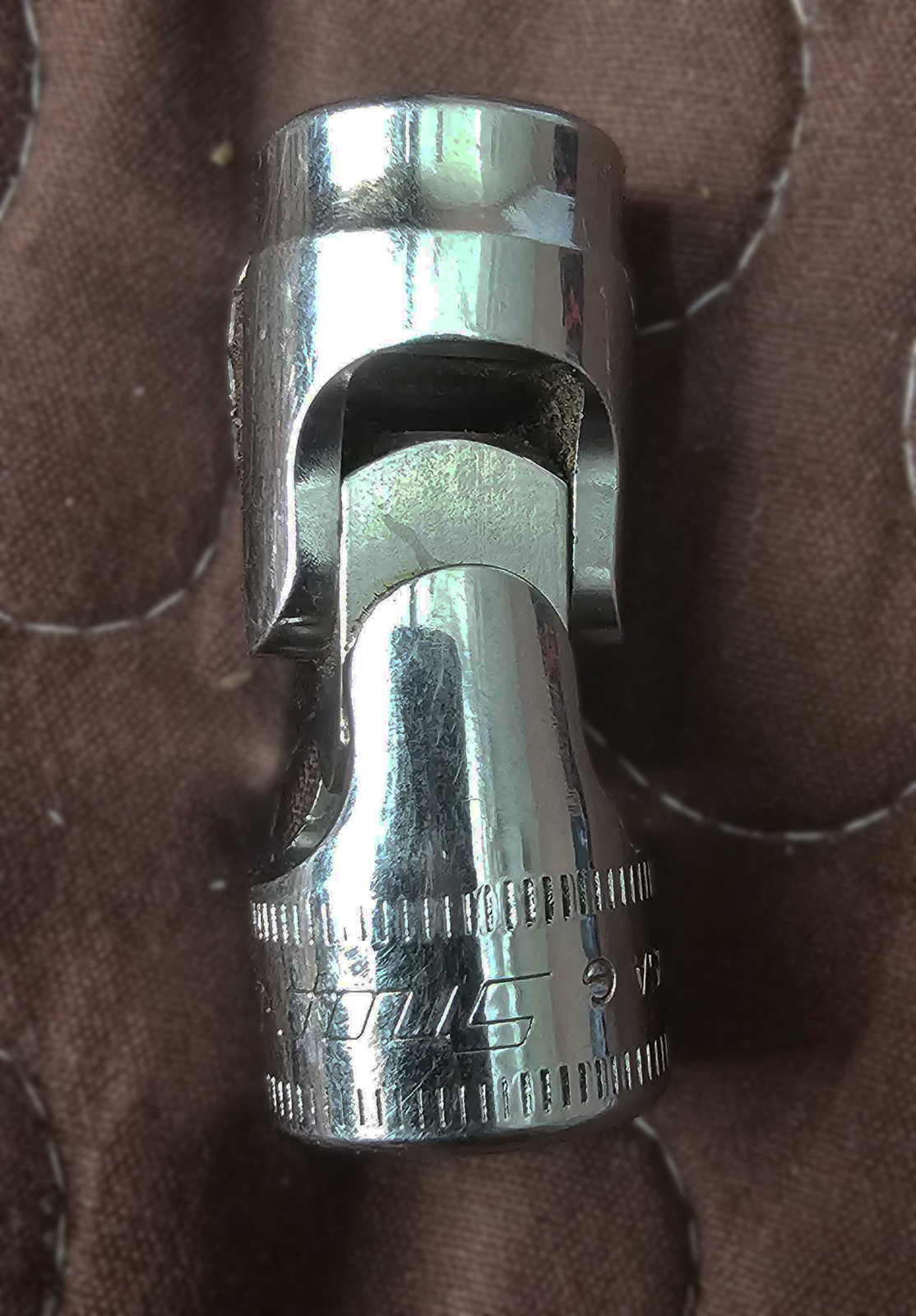 Snap-On 3/8″ Drive 6-Point Metric 12 mm Flank Drive Shallow Socket FSUM12A