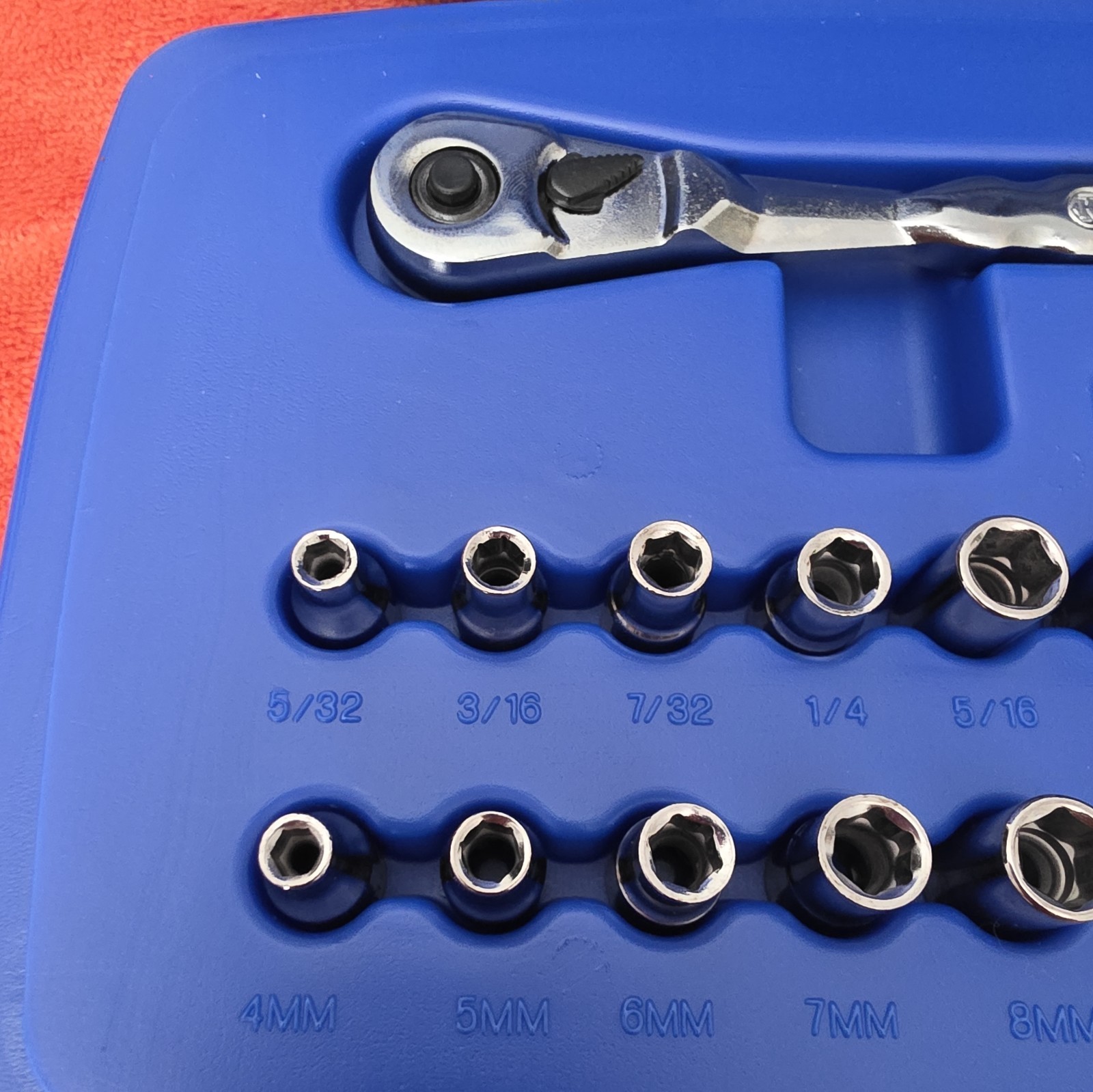 KOBALT 1/4″ DR 20 PC METRIC & SAE SOCKET SET