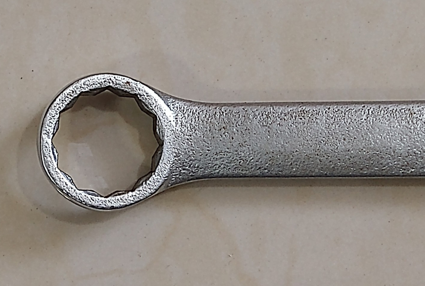 CRAFTSMAN TOOLS USA V42923, 24MM. COMBINATION WRENCH, 12.5″ LONG, 12 POINT.