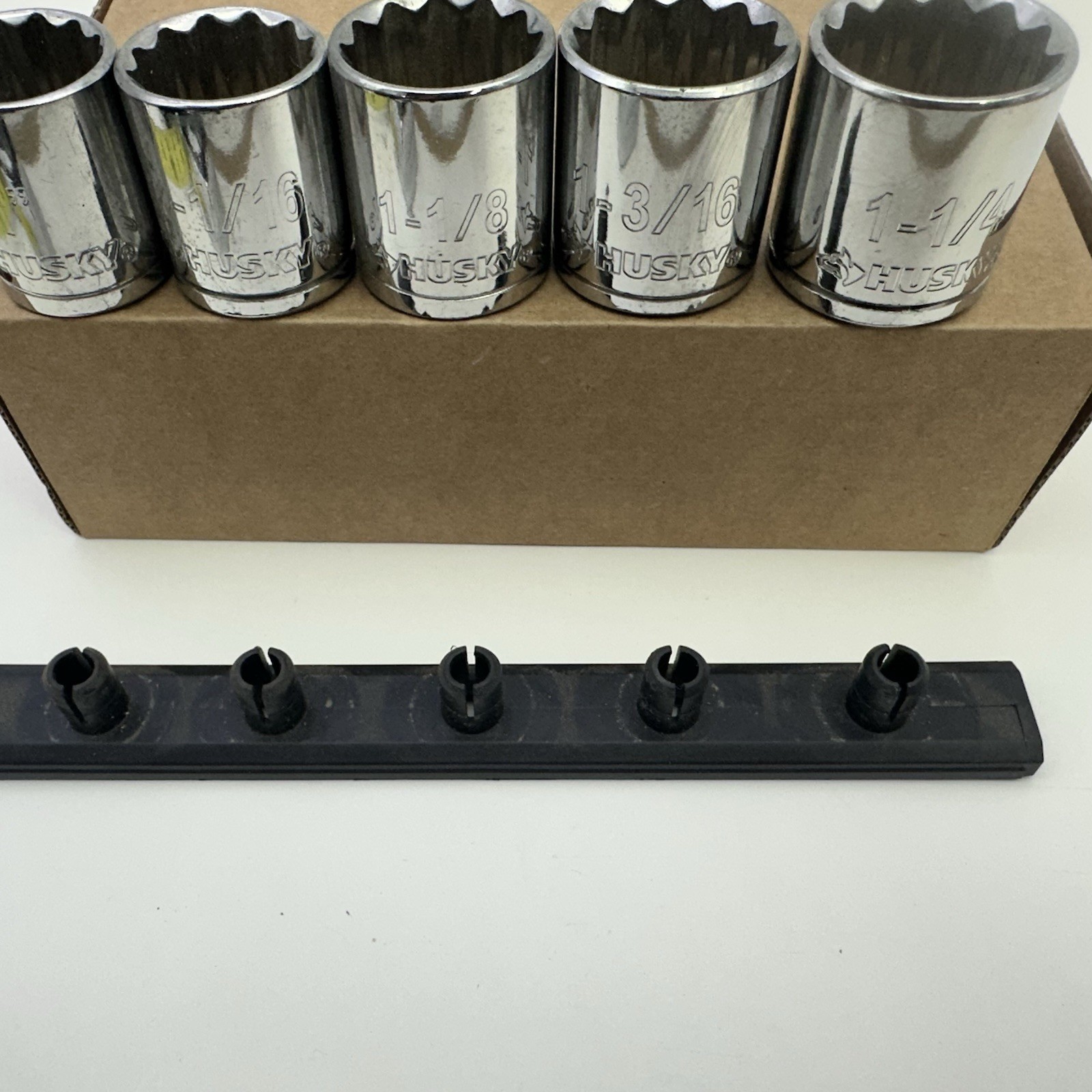 Husky 5 pc 1/2″ Drive 12 Point SAE Socket Set 1″, 1-1/16, 1-1/8, 1-3/16, 1-1/4