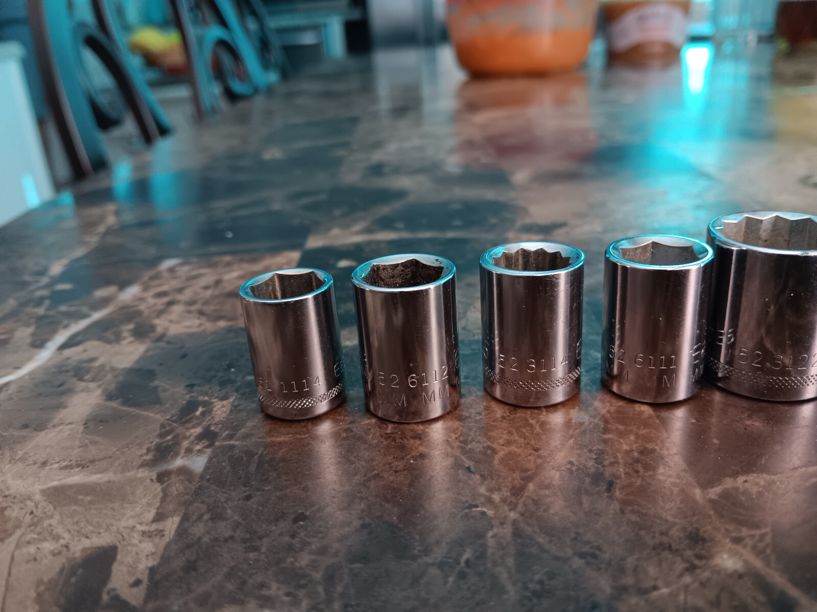 lot of Easco drive socket 12 pieces three of them are 3/4 (52 3124)