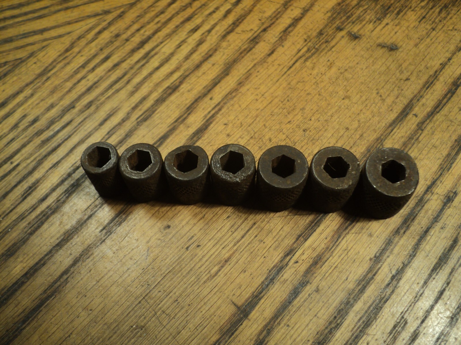 Vintage 8 Pc. Socket Set Tool w/ metal Case 3/16″ To 1/2″ Unbranded