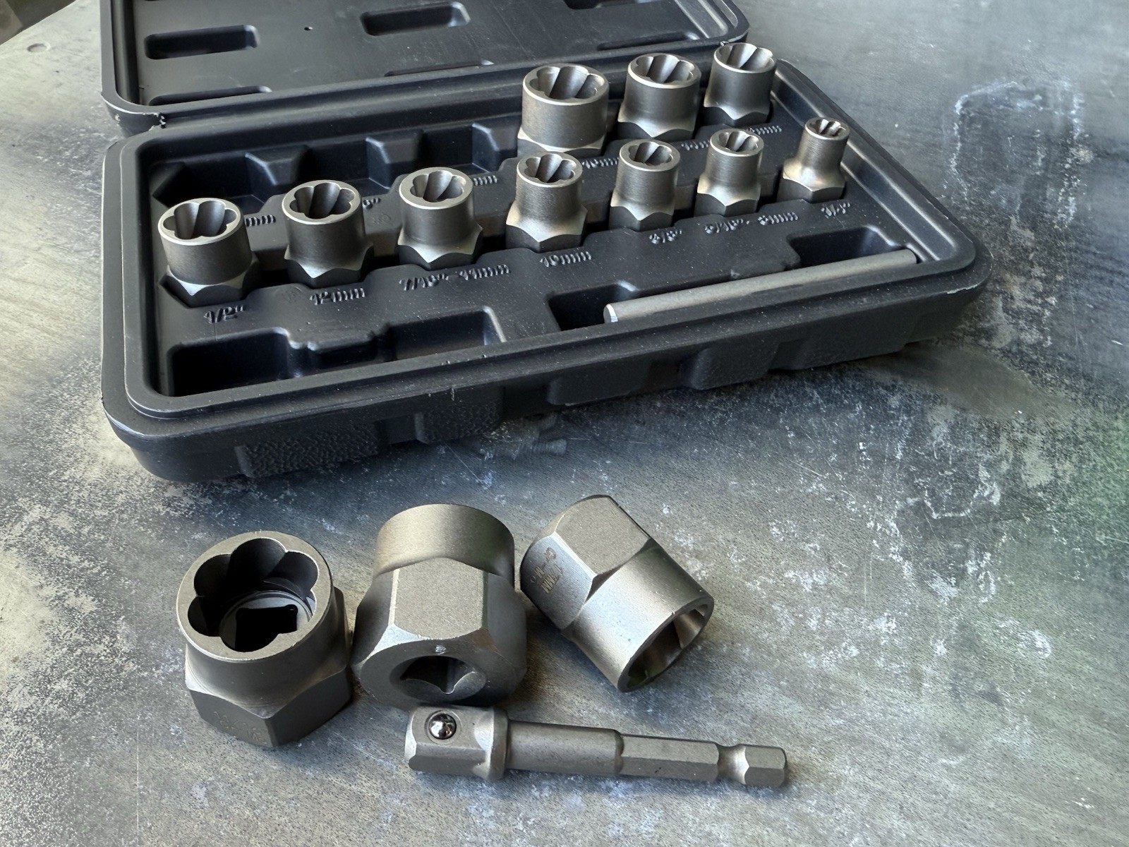 15Pcs Bolt Extractor Kit 3/8″ Dr. Impact Bolt & Nut Screws Stud Remover Socket