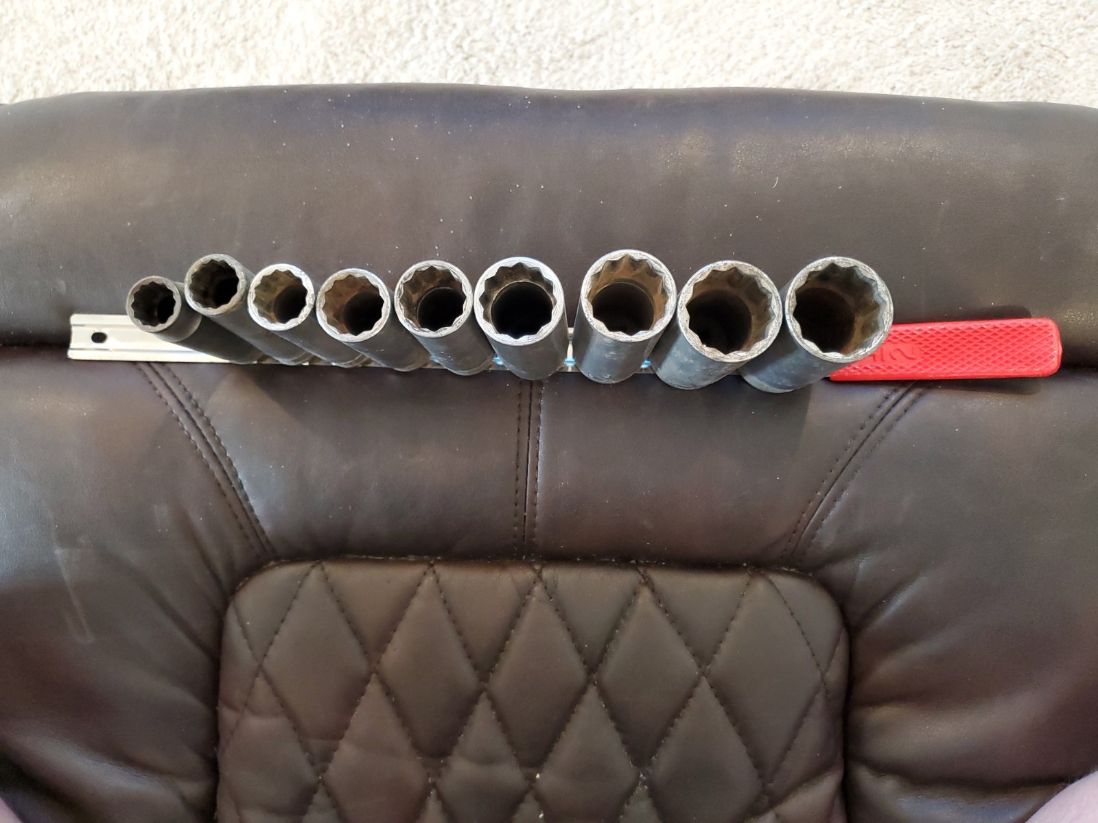 Snap On 9pc 1/2in Drive Deep Well Socket Set Sae 9/16″ – 1-1/8″ w/ Carrier, 12pt