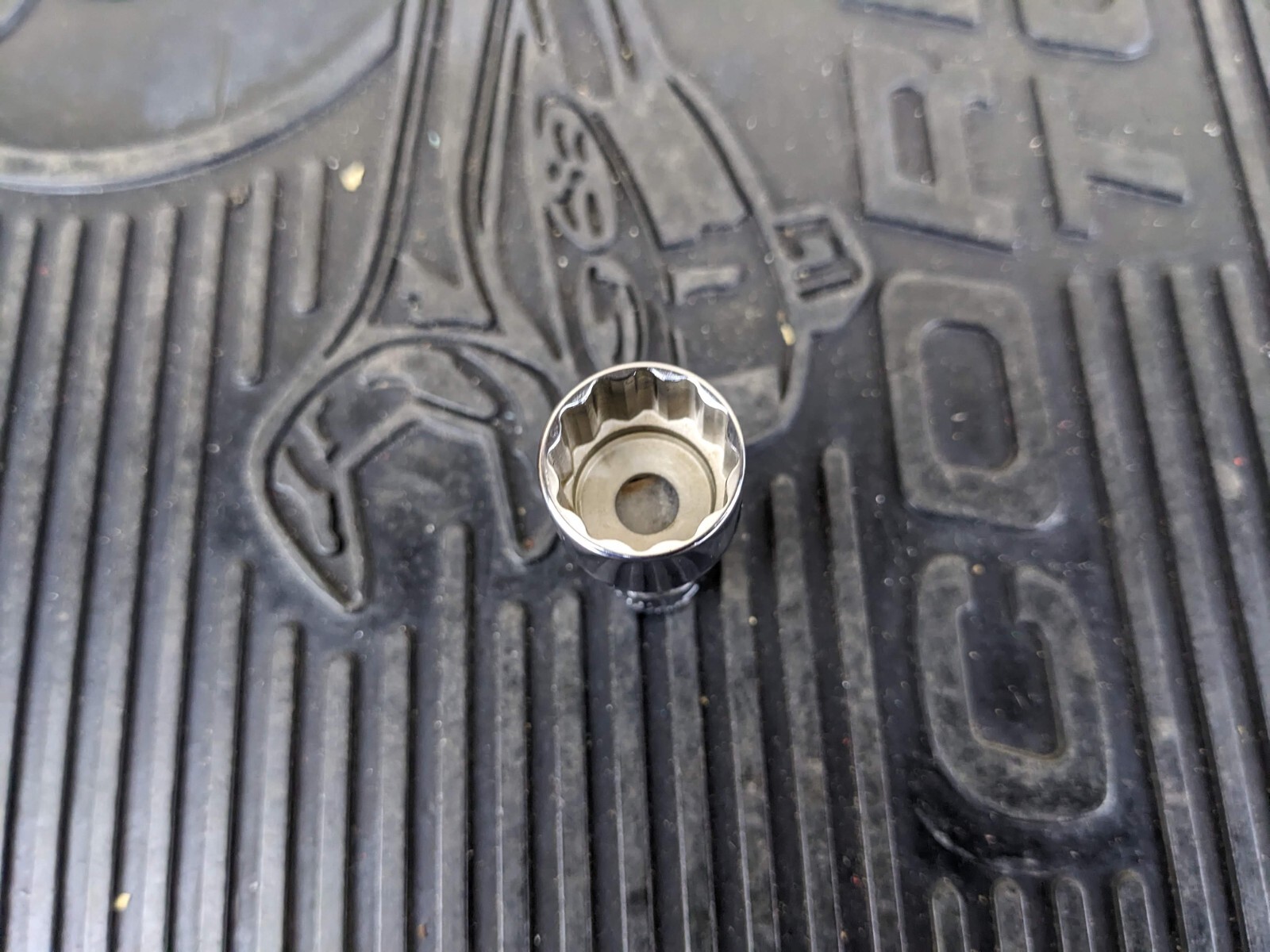 #at472 SNAP ON NEW TMU181A 9/16″ 12 POINT 1/4″ DRIVE SAE UNIVERSAL SWIVEL SOCKET