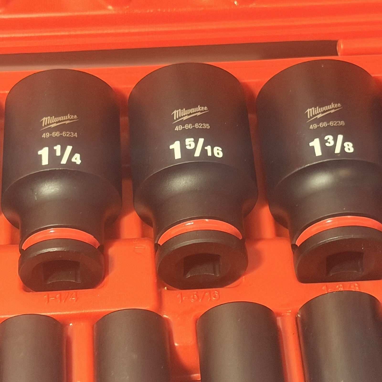 Milwaukee 49-66-7012 SHOCKWAVE Impact Duty 1/2″ Socket Set, 19 Pieces ***MINT***