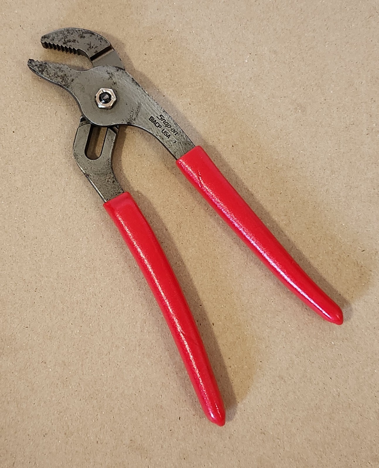 Snap On 91ACP 9″ Adjustable Joint Interlocking Channel Pliers RED