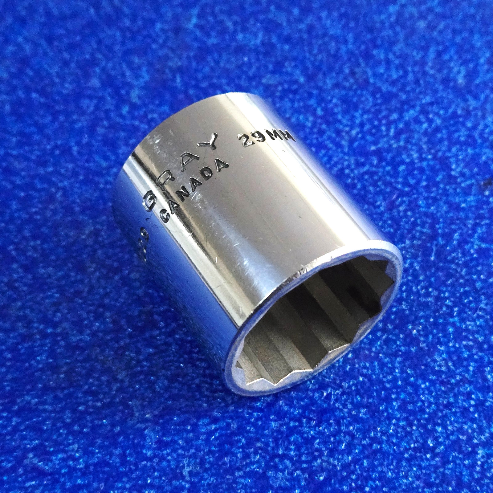 Vintage Gray Canada M1229 29mm Socket 1/2″ Dr 12pt Clean Mechanic Metric Tool