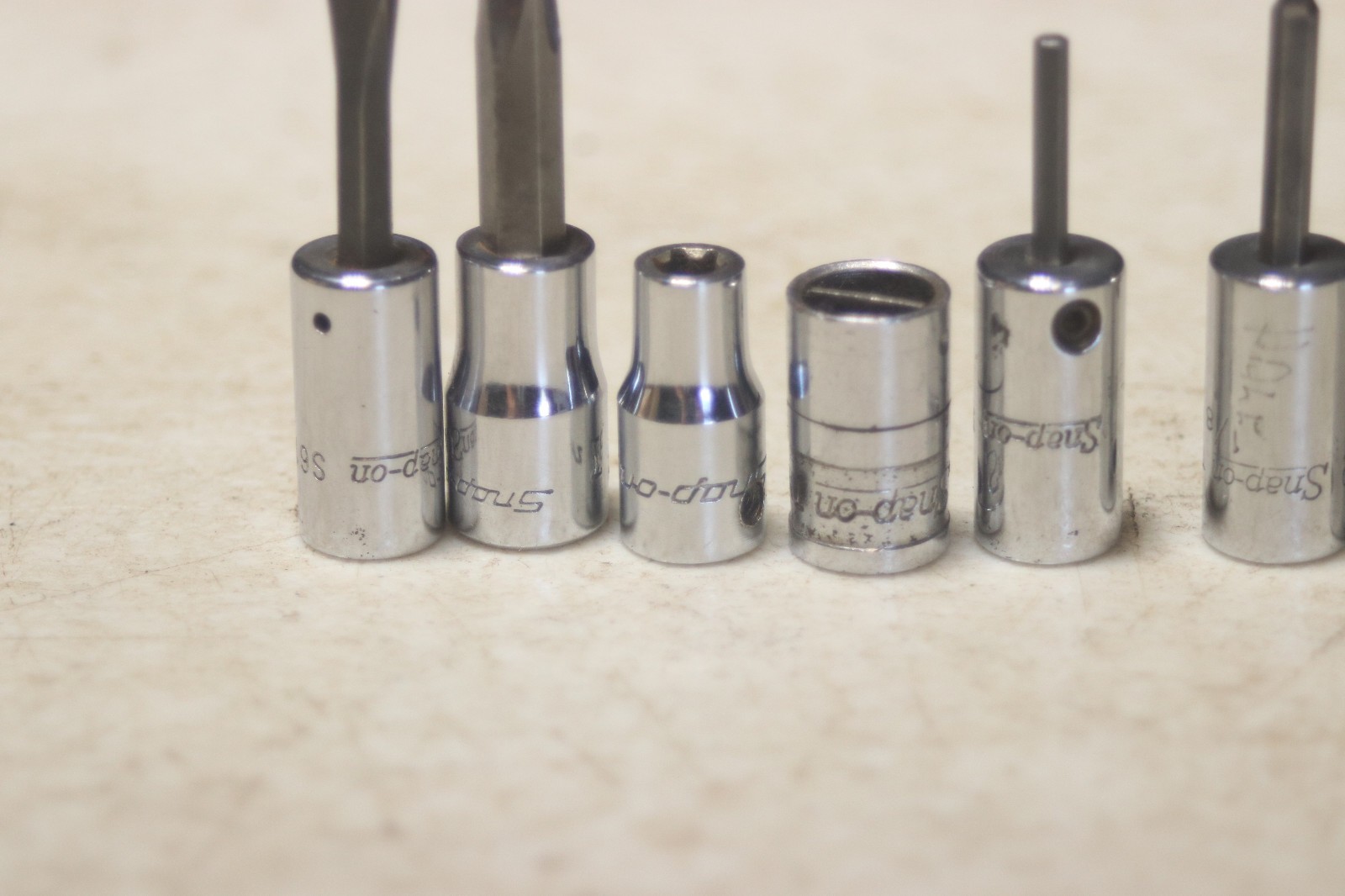 Lot of 8 Snap On 1/4 Inch Drive Torx Hex Screwdriver Bits
