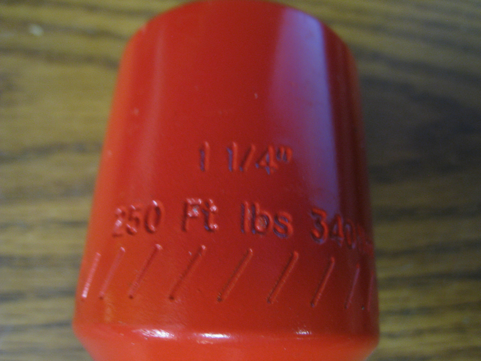 Accutorq ACC-20-3918 Heavy Duty Torque Socket 3/4″ Drive 1-1/4″ 250 FT LBS RED
