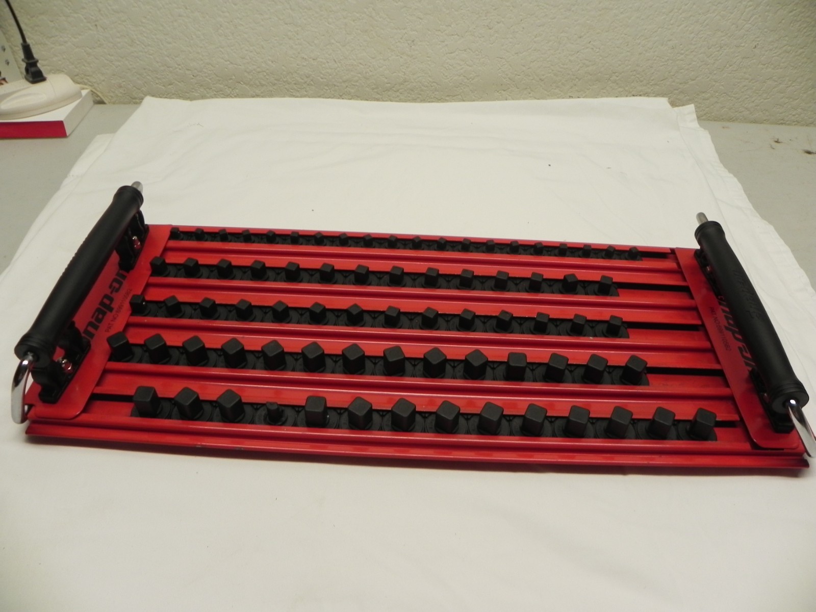 Snap-on KASKT5RD Locking Socket Holder Socket Tray Red/Black 76 Lock Posts