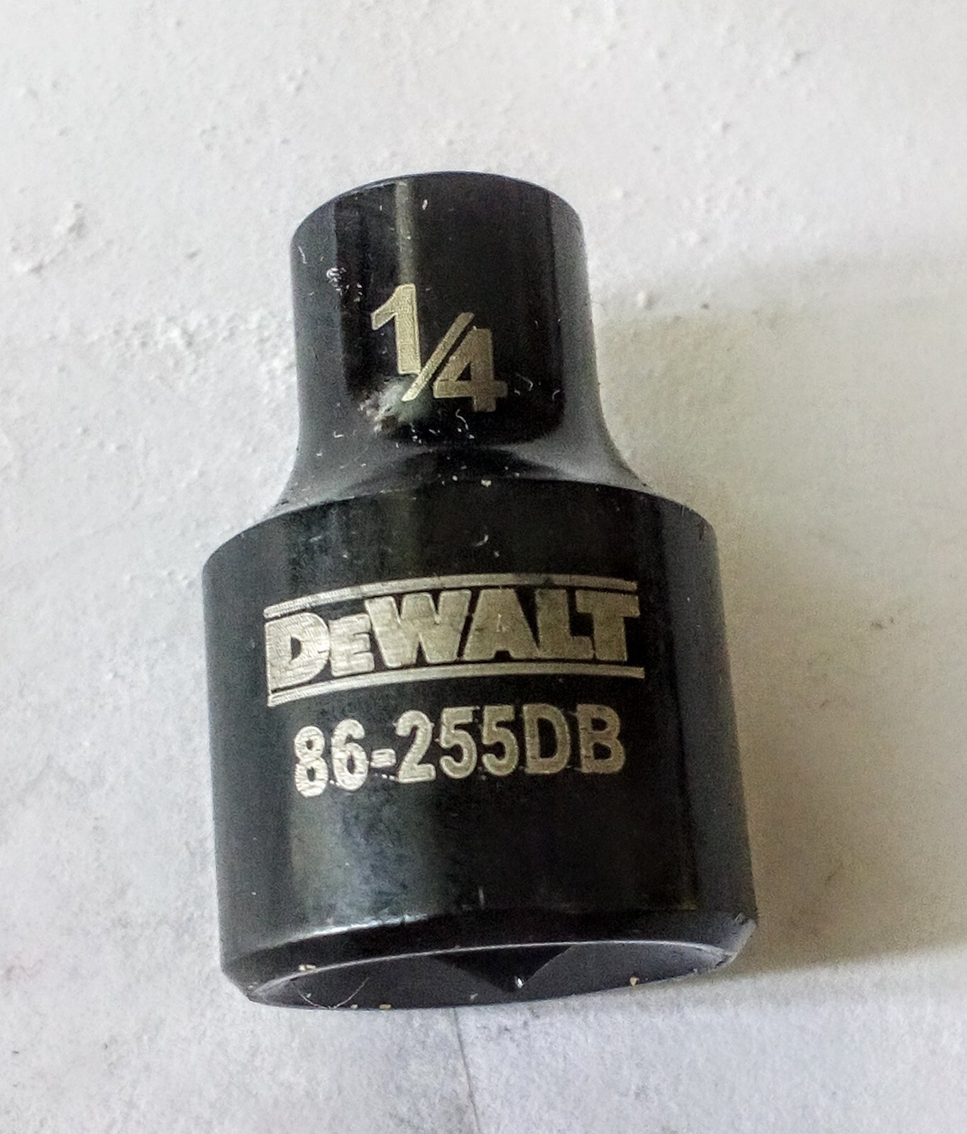 DeWalt 1/4″ x 3/8 » Dr Black Chrome Socket – 86-255DB – 6 Pt Free Shipping
