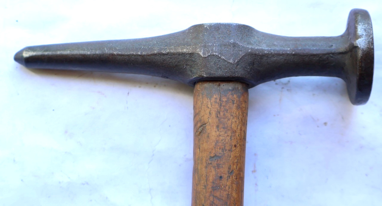 13.4 Oz. Unbranded Short Straight Pointed Peen Auto Body Repair Hammer / MTT