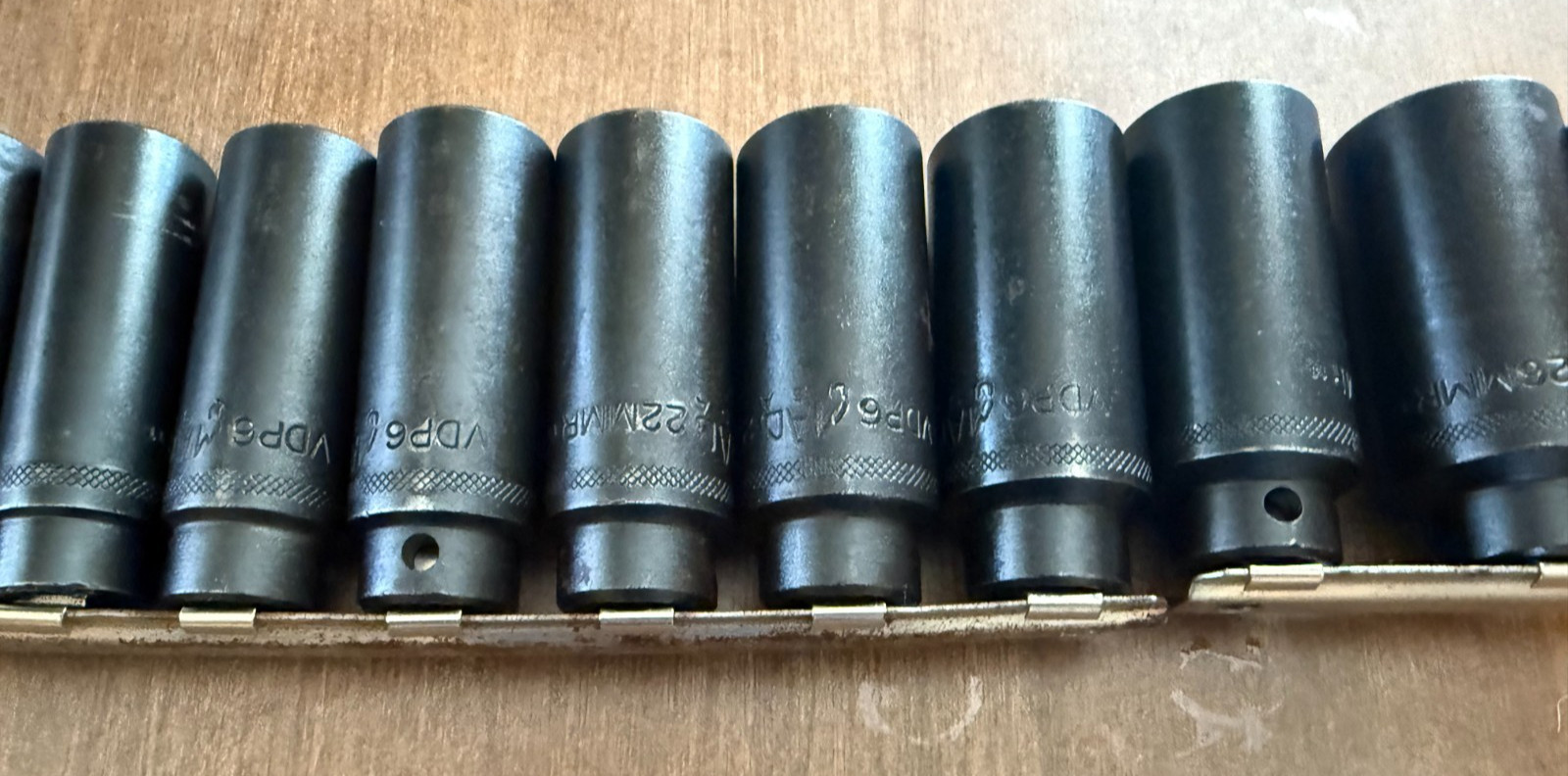 Mac Tools 24-PC. 1/2″ Dr. Metric Deep Impact Socket Set SVDPM246CBR & Tool Bag