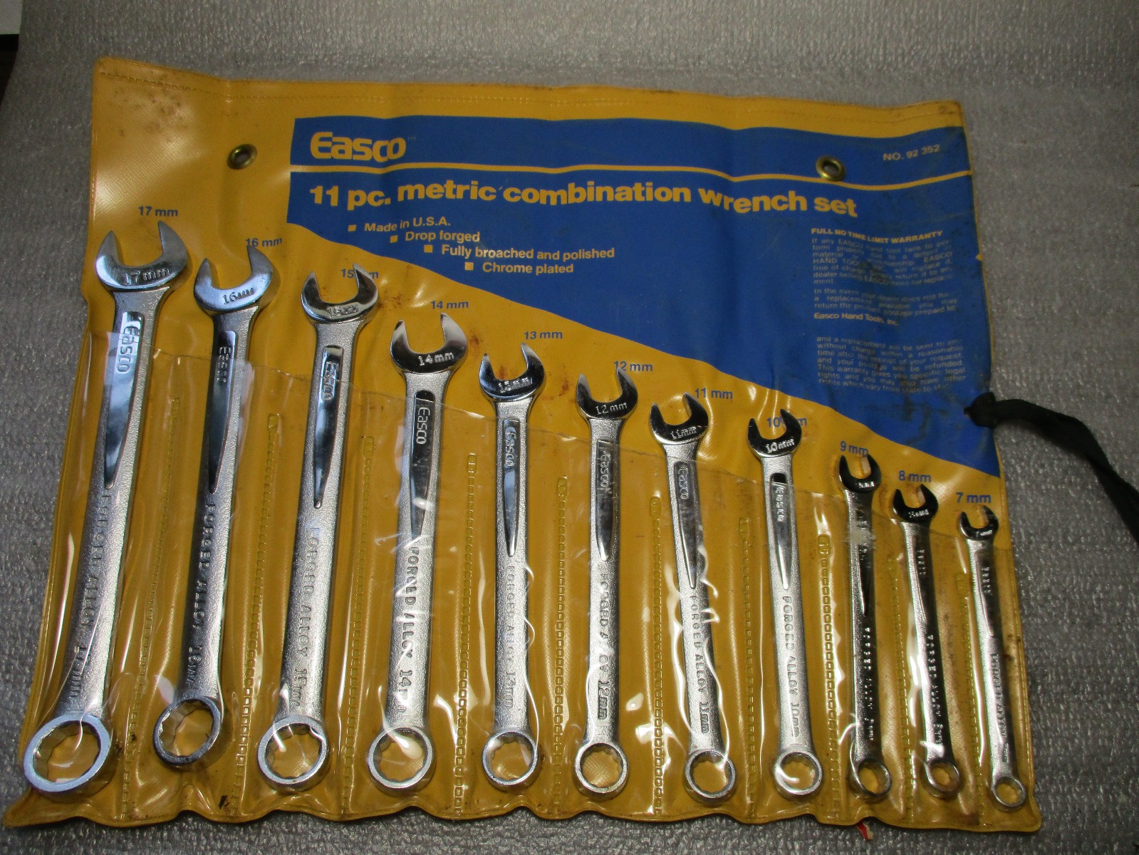 Easco Complete 11 Pc Metric Wrench Set w/Original Yellow Pouch 8-17mm Excellent