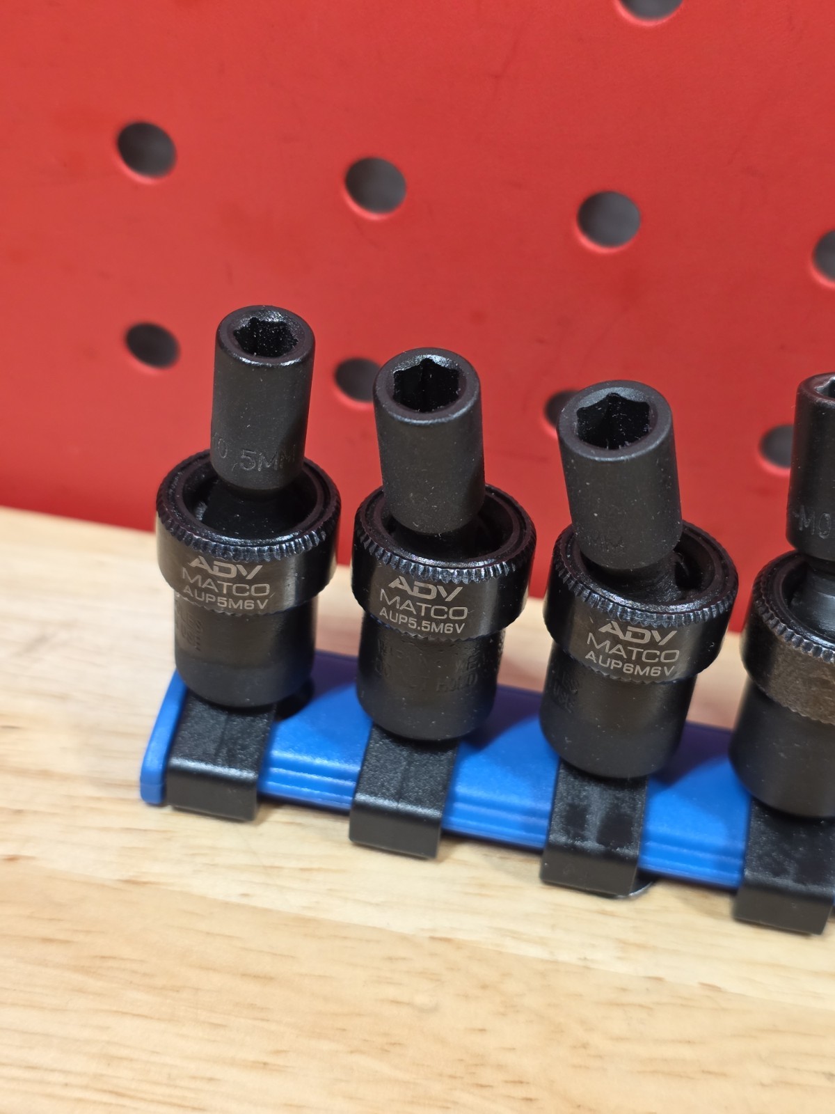 Matco Tools SAUPM126V 5-15mm 12-Piece 1/4” Drive Metric Impact Swivel Socket Set