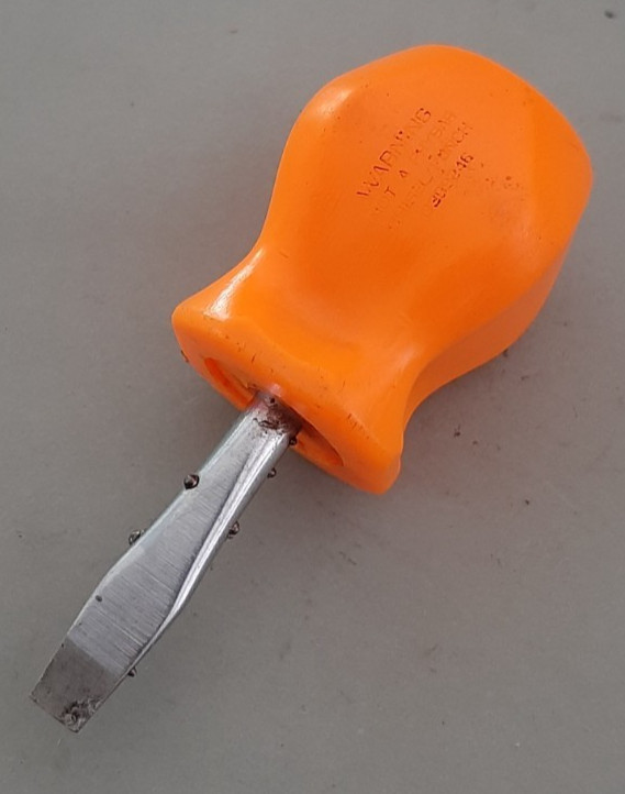 Snap-on SDD1 Orange Hard Handle Stubby Screwdriver Flat Head Tip Slotted READ!!