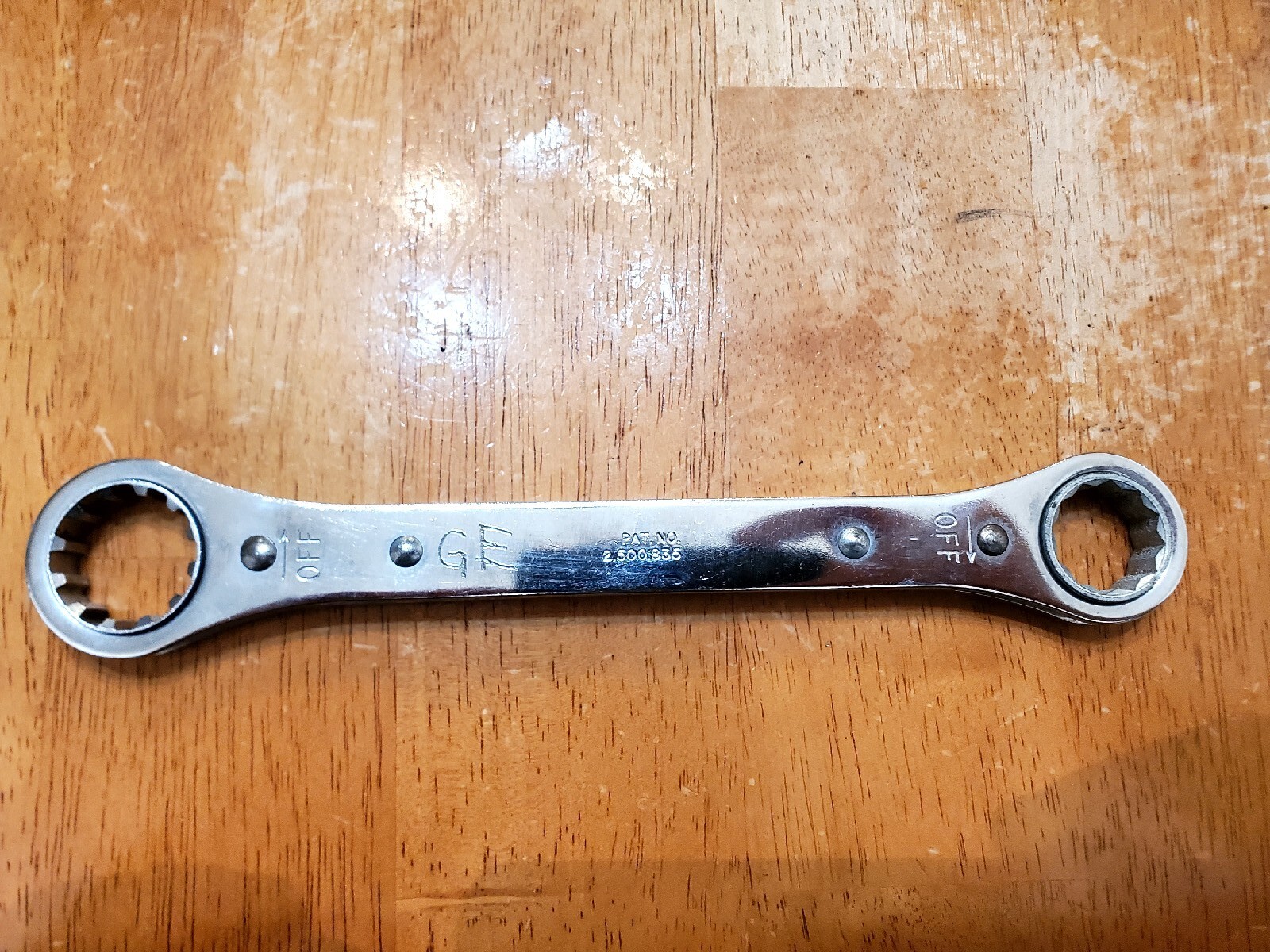 Mac Tools 13/16″ 12PT-15/16″ Spline End Chrome Ratcheting Wrench RBW-35-ES126