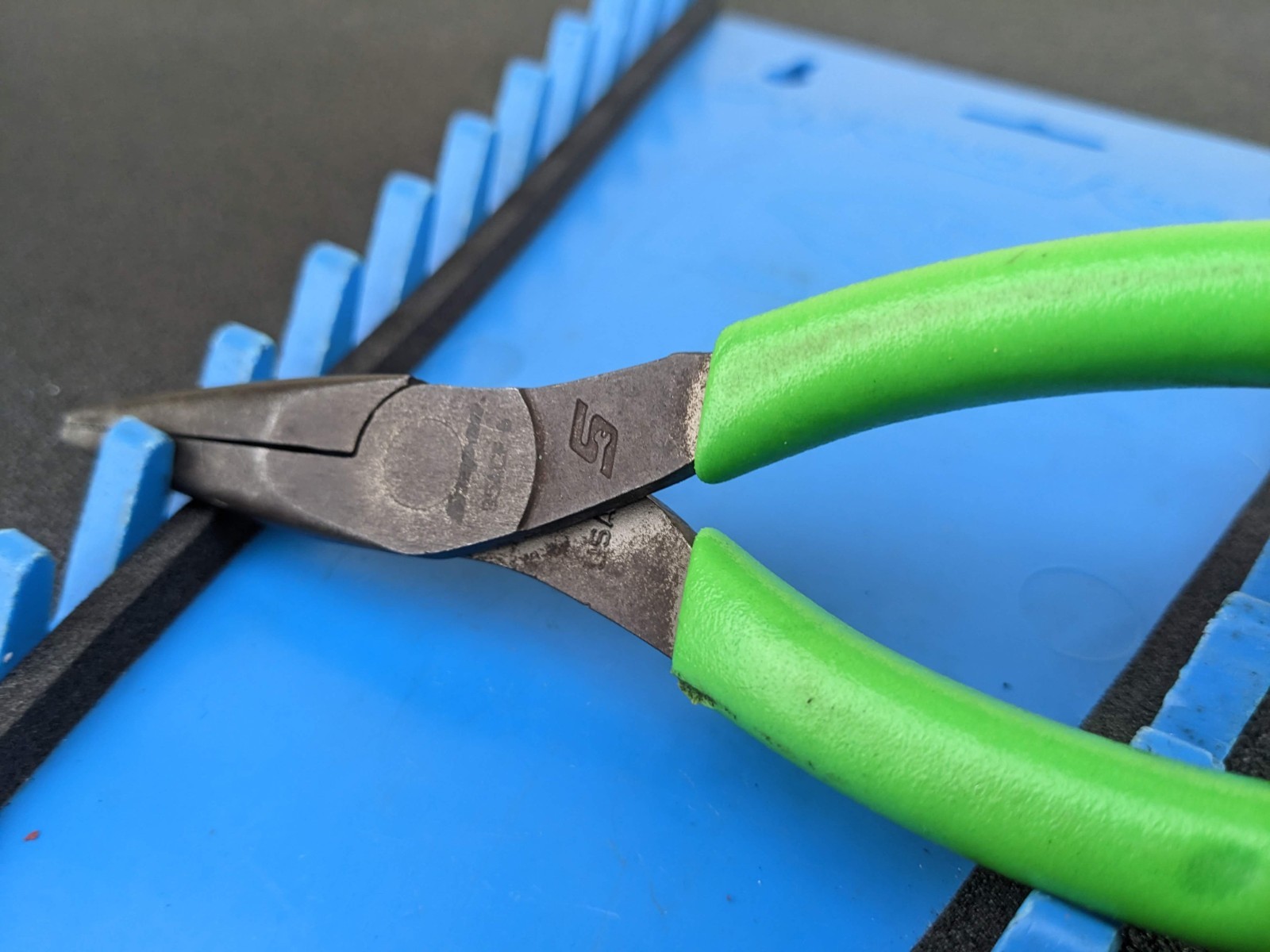 #bo037 Snap-On Tools USA GREEN 6″ Soft Grip Needle Nose Pliers 95ACFG
