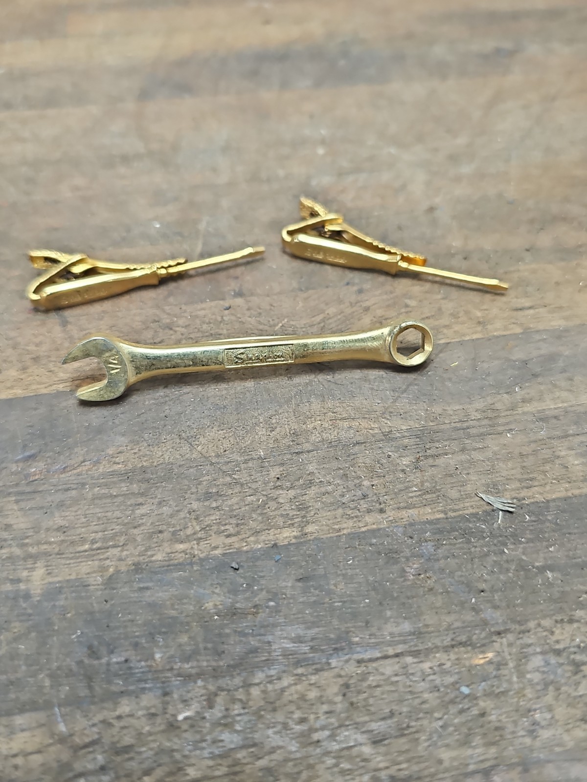 A107- 3 Vintage Snap-On Tools Tie Bar/Clip 1/4” Wrench & 2 screwdrivers