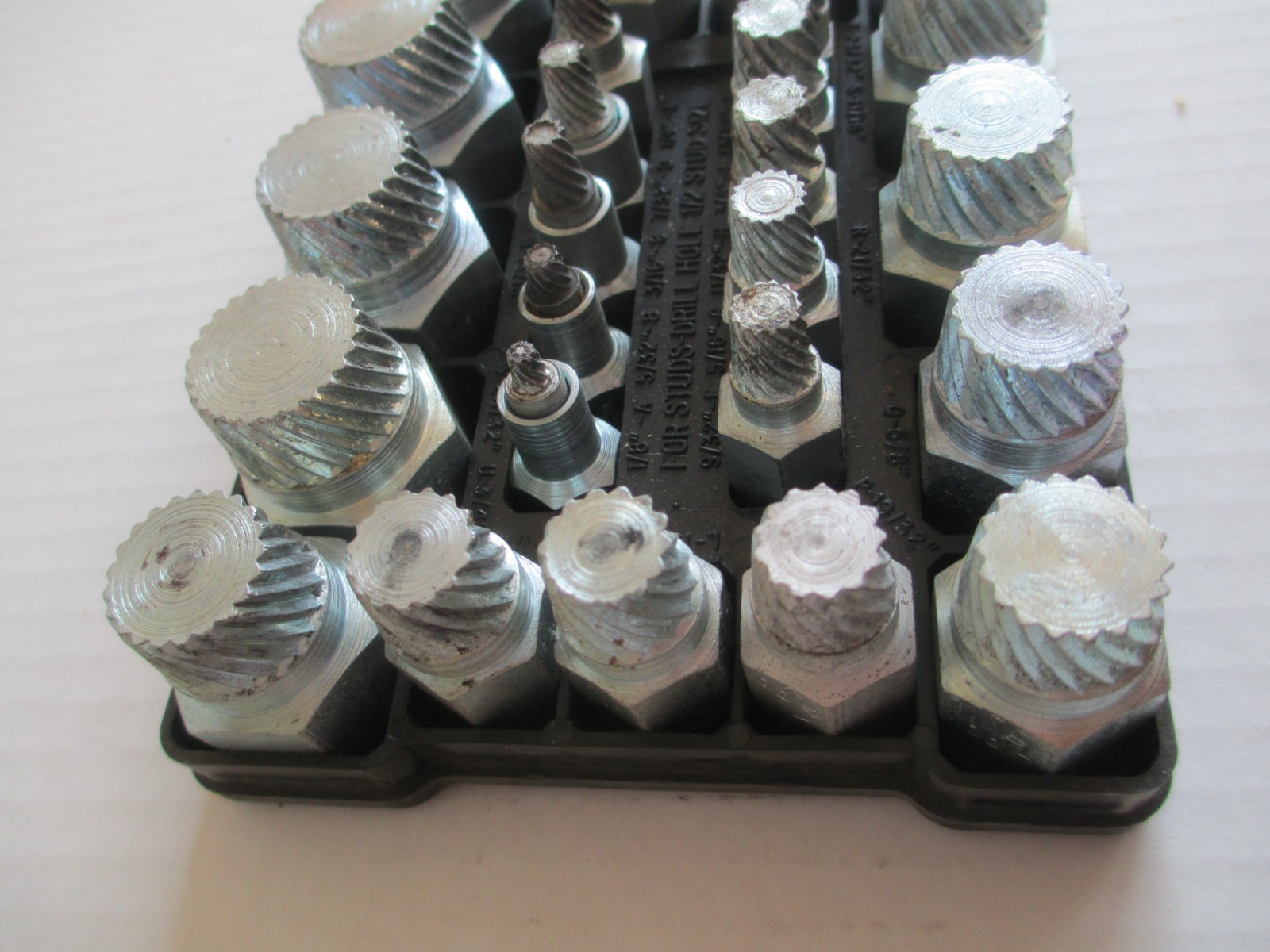 Nice Blue-point REX-25 25 Piece Spline Bolt Stud Extractors 1/8 to 7/8″ A18