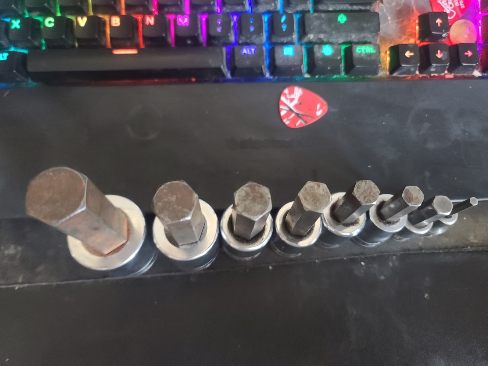 Snap On 8pc SAE HEX HEAD SET 1/2 DR AND 3/8 DR 1 FALLS OUT